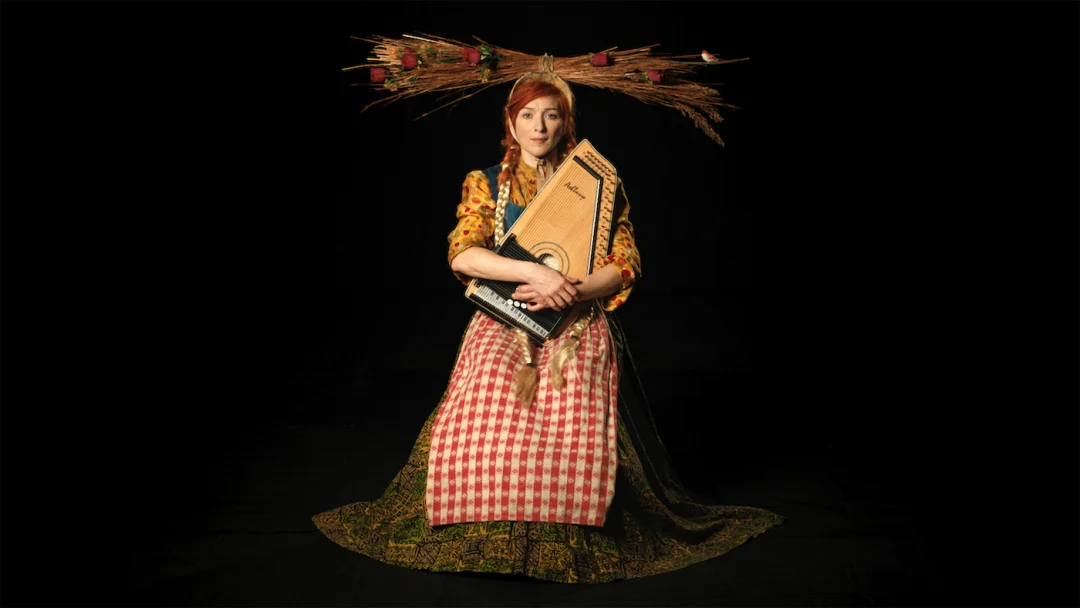 Suzanne Bocanegra, Lemonade, Roses, Satchel (video still), 2017. 3:38 mins. Music by Shara Nova. Courtesy of the artist.
