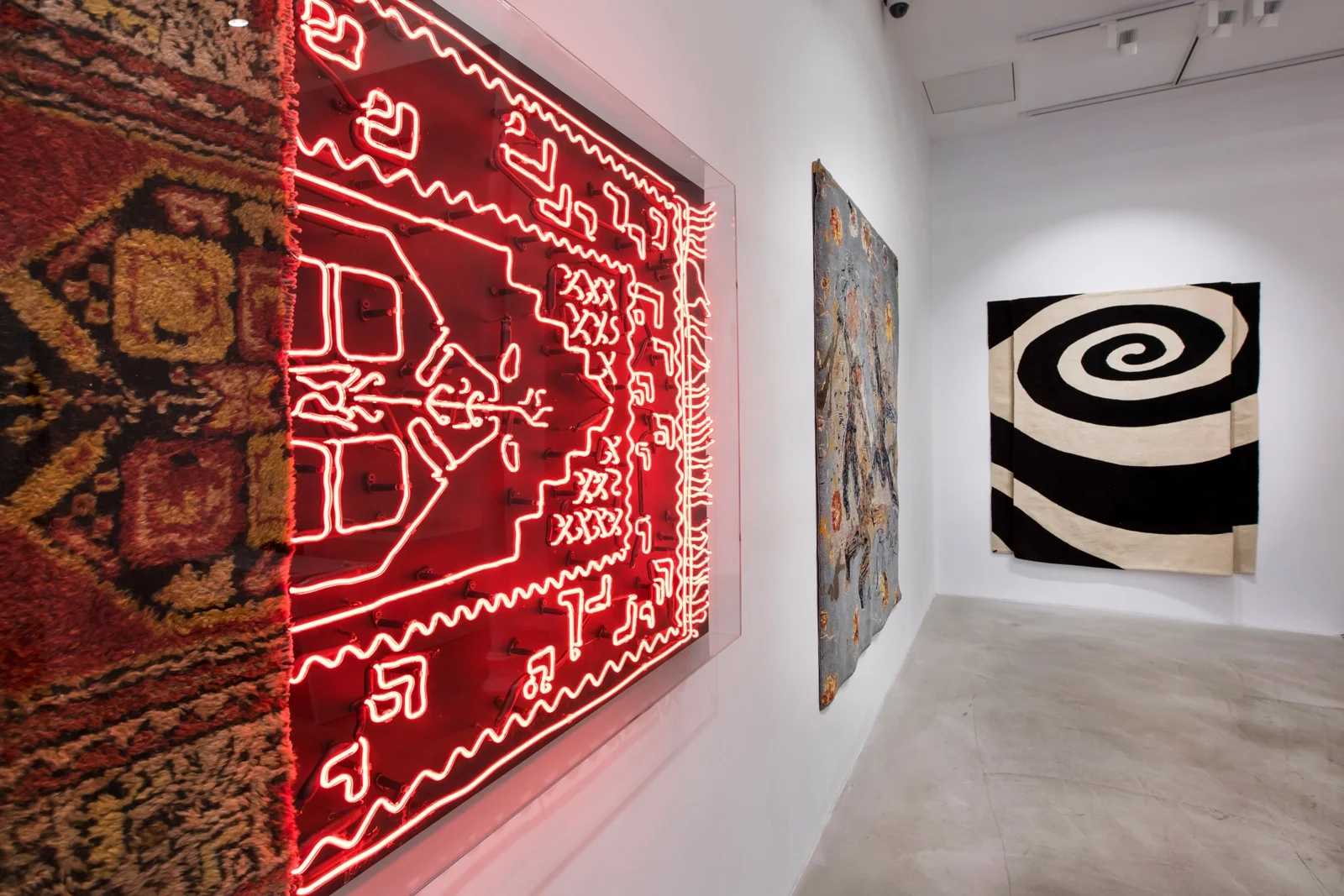 Tapestry_Woven_Tales_Installation_View_Anna_Laudel_22.jpg