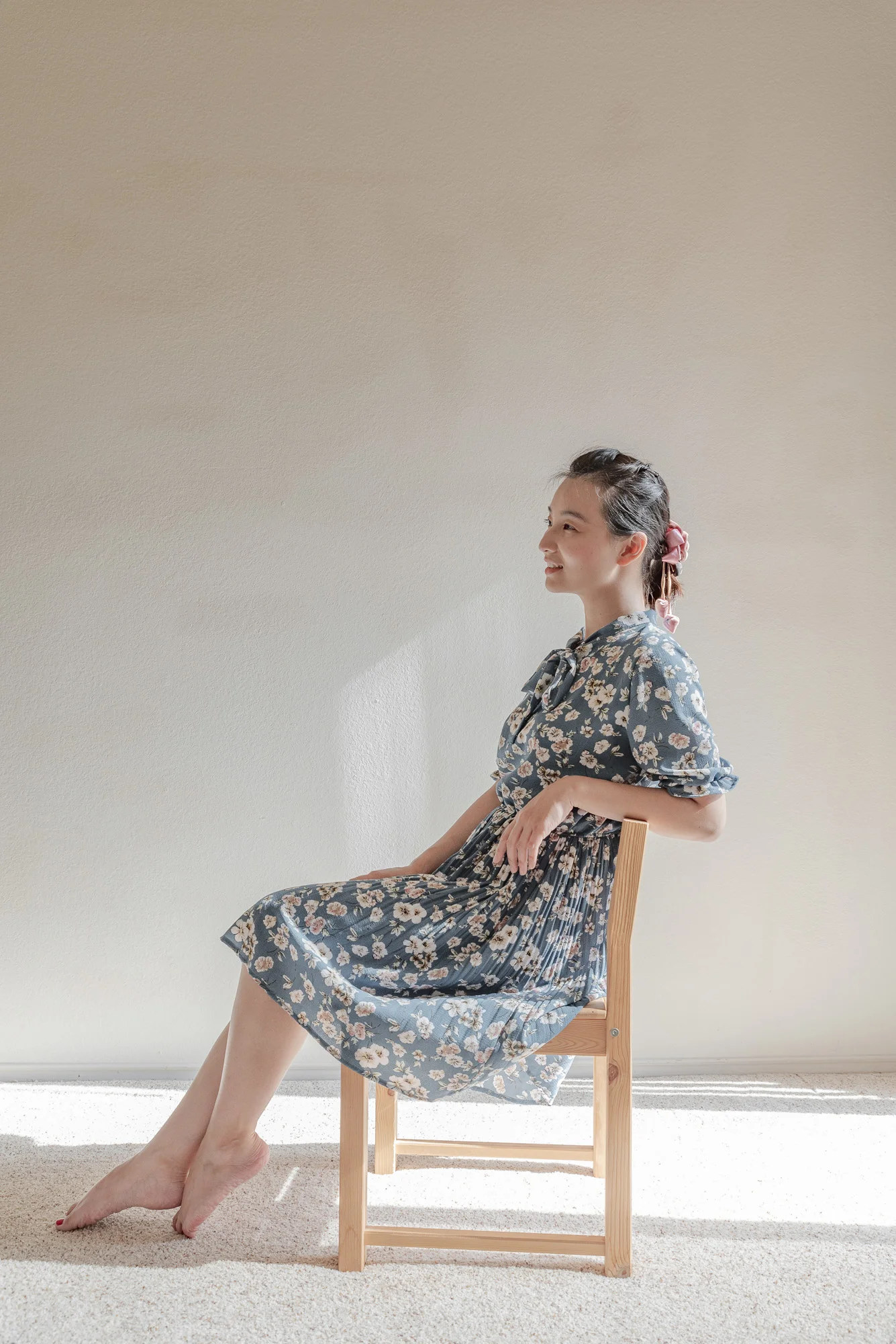 environmental portrait photo shoot ellicia photos natural light lights relaxed relax relaxing chair sun inside indoor girl female woman adult blue flower dress bear foot clean simple simplicity arlington fort worth.jpg