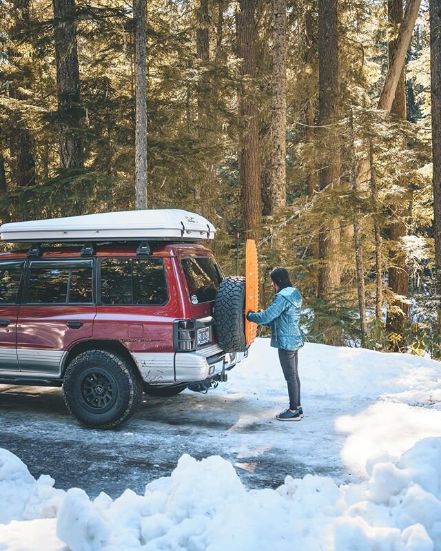 We spent the weekend exploring, soaking in hotsprings, and mostly wasting the day away listening to music in bed.. Any complaints? Nope ☺️
#driveyourambition 
#bealonetogether
.
.
.
.
#drivecampexplore #camperlifestyle #mitsubishi #carcamping #everyt