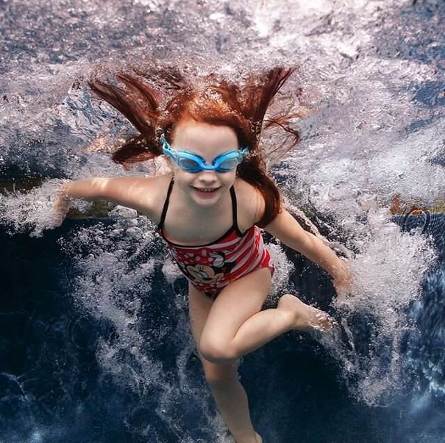 Jumping into the holiday weekend like.... 🐬 (not that long weekends are much different these days than every other day 🤪). What are you guys up to? Any fun plans? .
#underwaterkids #swimming #underwaterphotography #ikelite