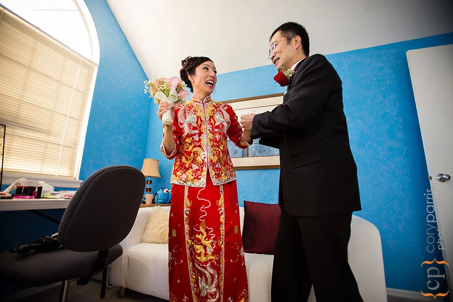 bride and groom seeing each other for the first time