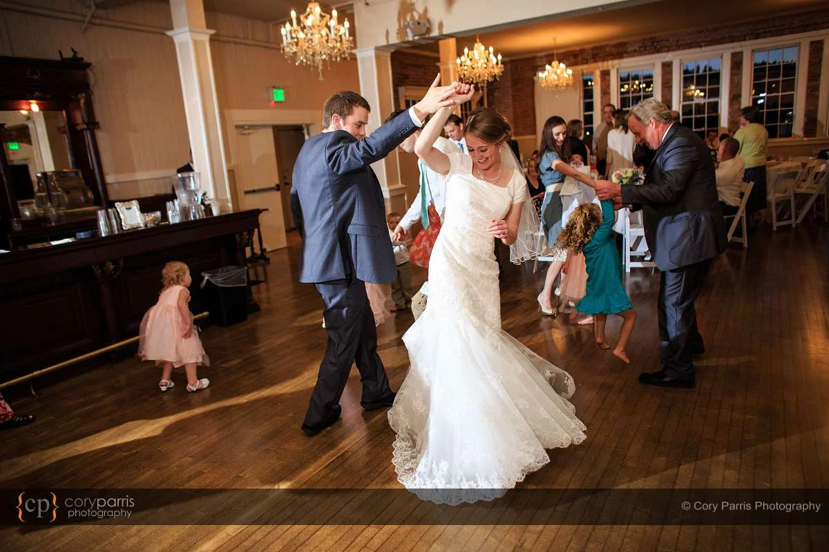 Hollywood Schoolhouse dancing