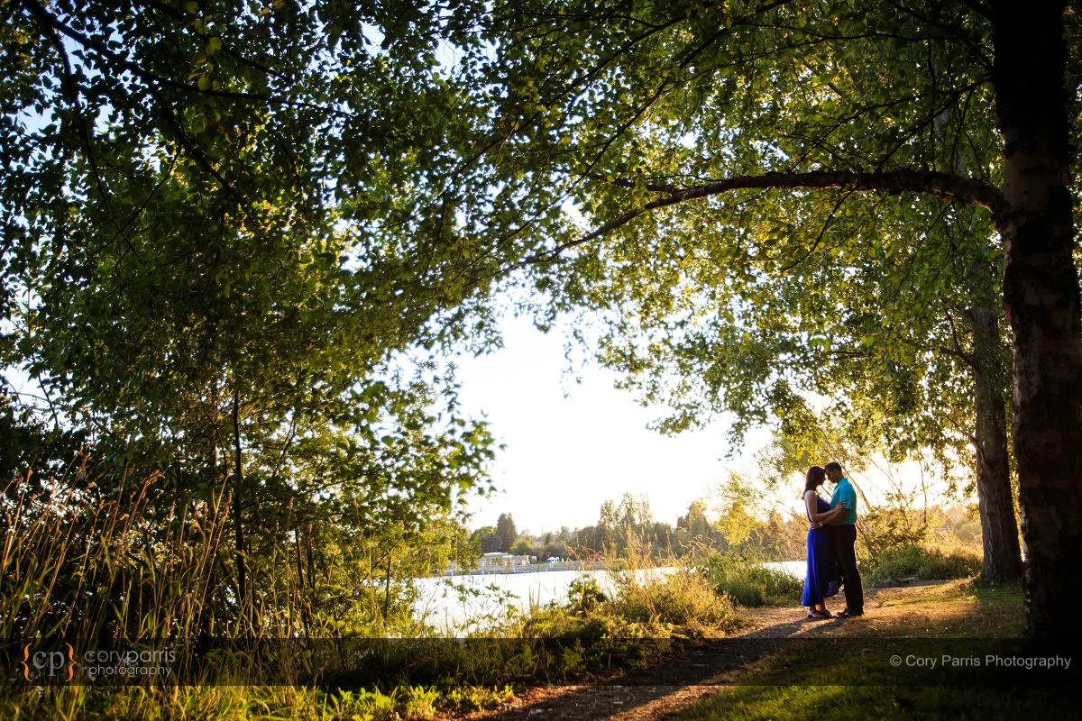 039-green-lake-engagement-portraits-seattle