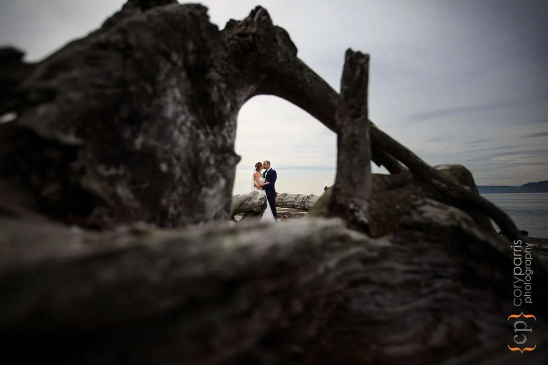 wedding couple on the beach