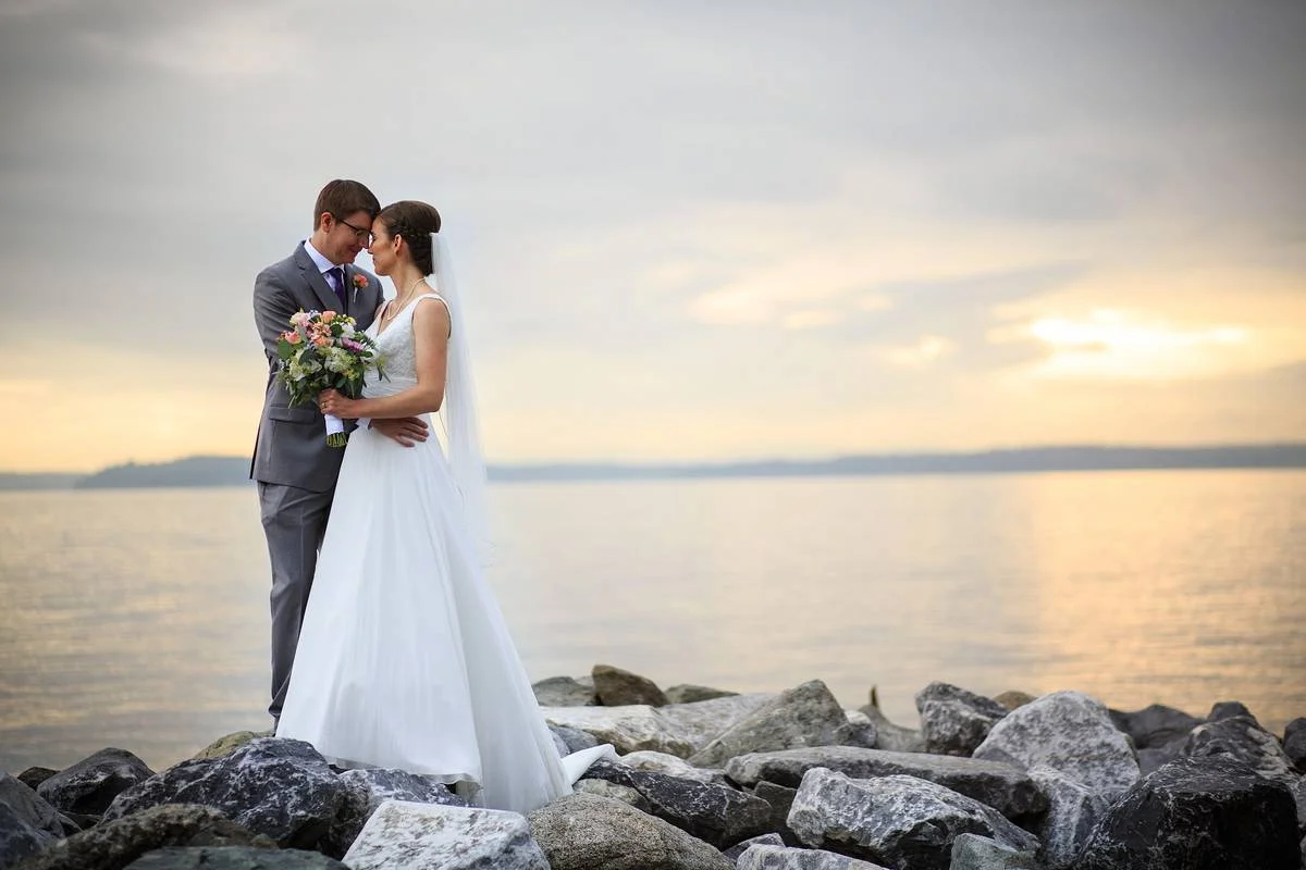 Wedding photography at Myrtle Edwards Park