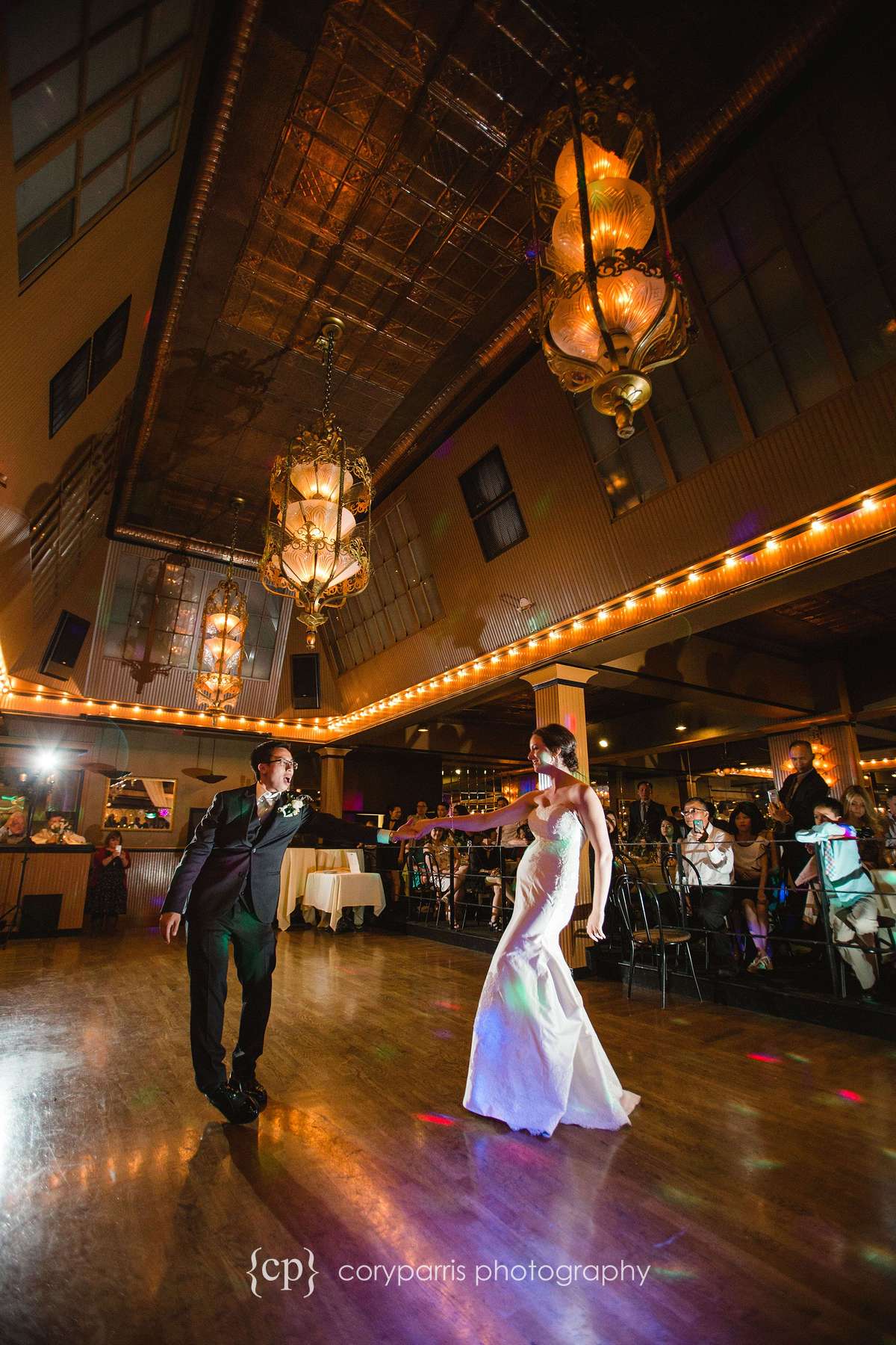  I love the ceiling at the Lake Union Cafe! It always looks so good during the first dance.&nbsp; 