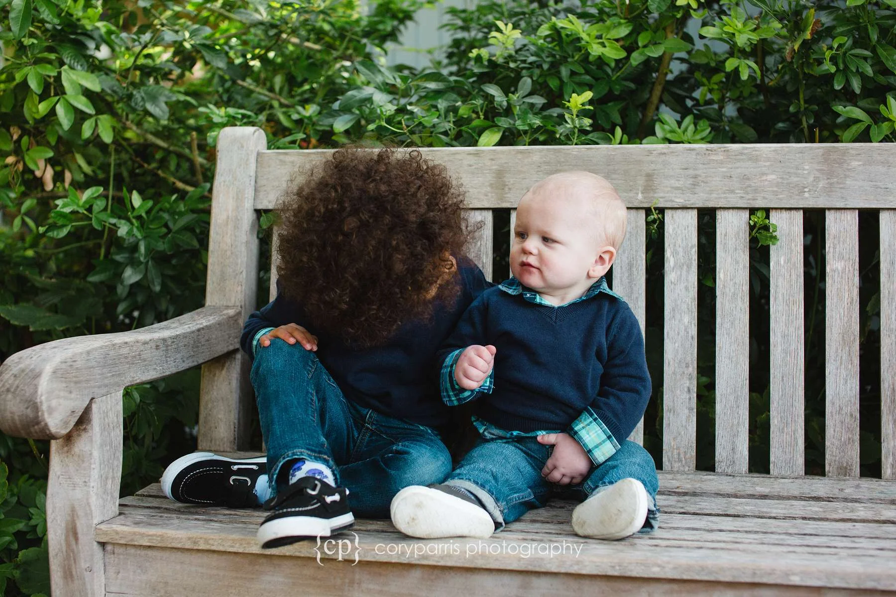 Cute kids at bellevue botanical garden photographer