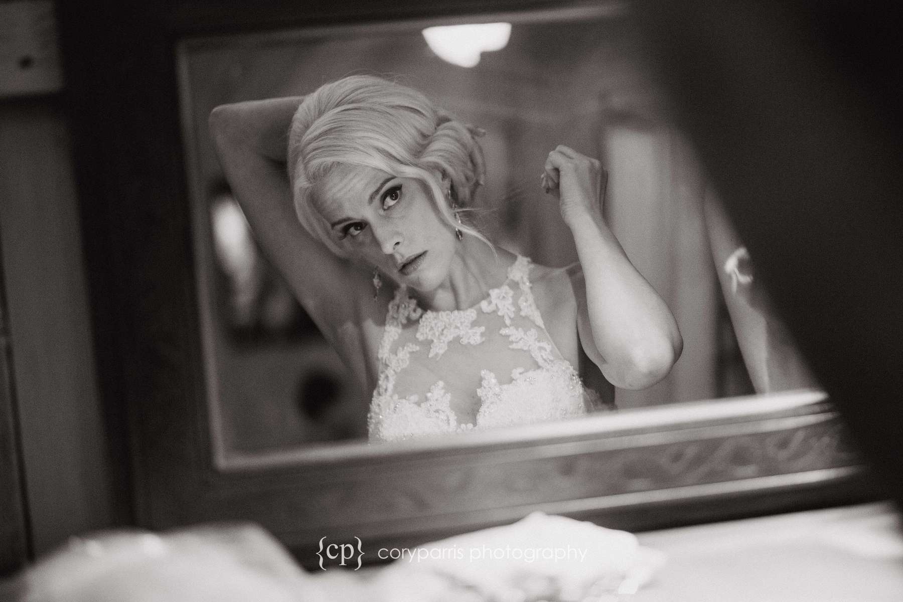 Bride getting ready at Lake Union Cafe wedding photography