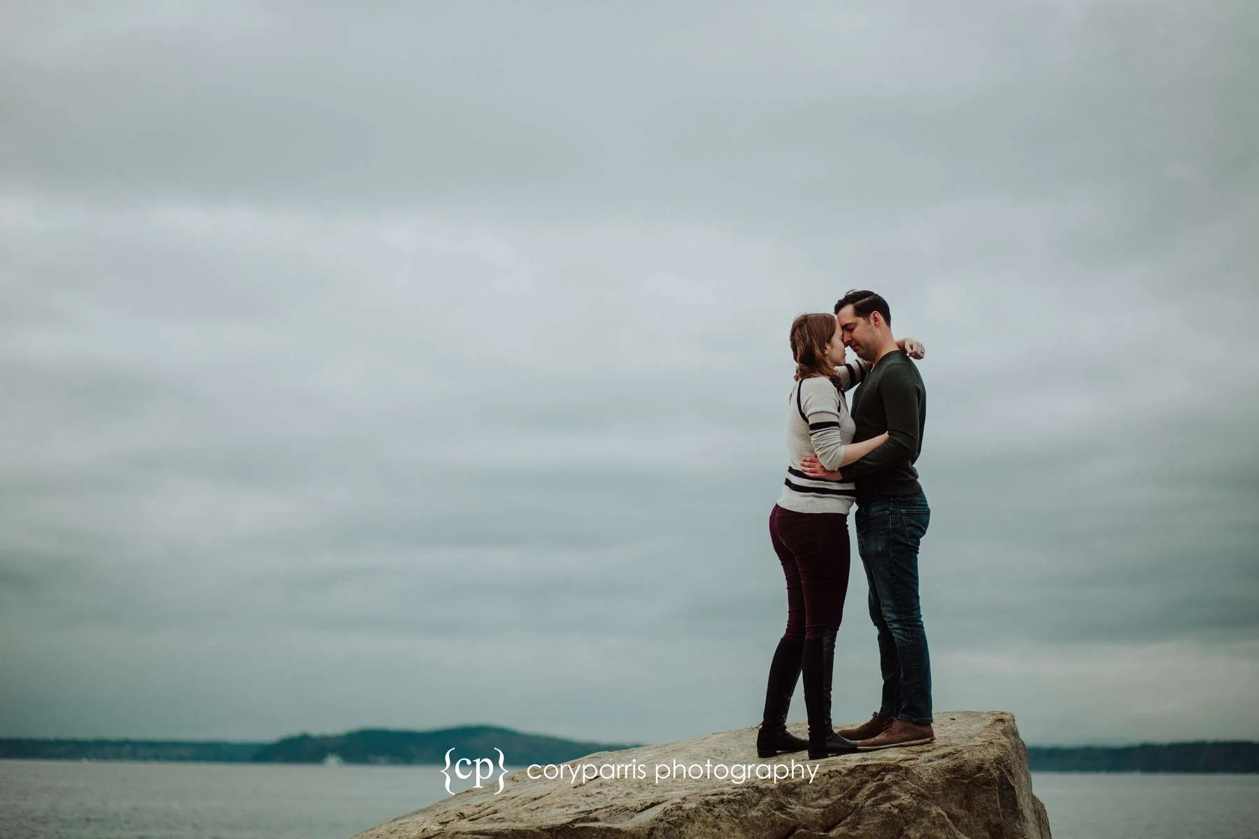 Engagement portrait photography seattle waterfront