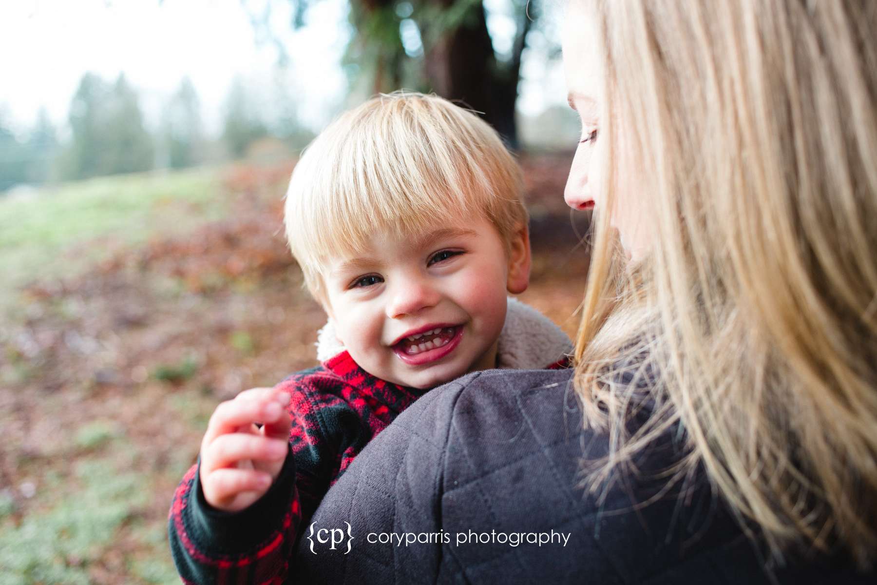 Kid laughing with his mommy portrait photography