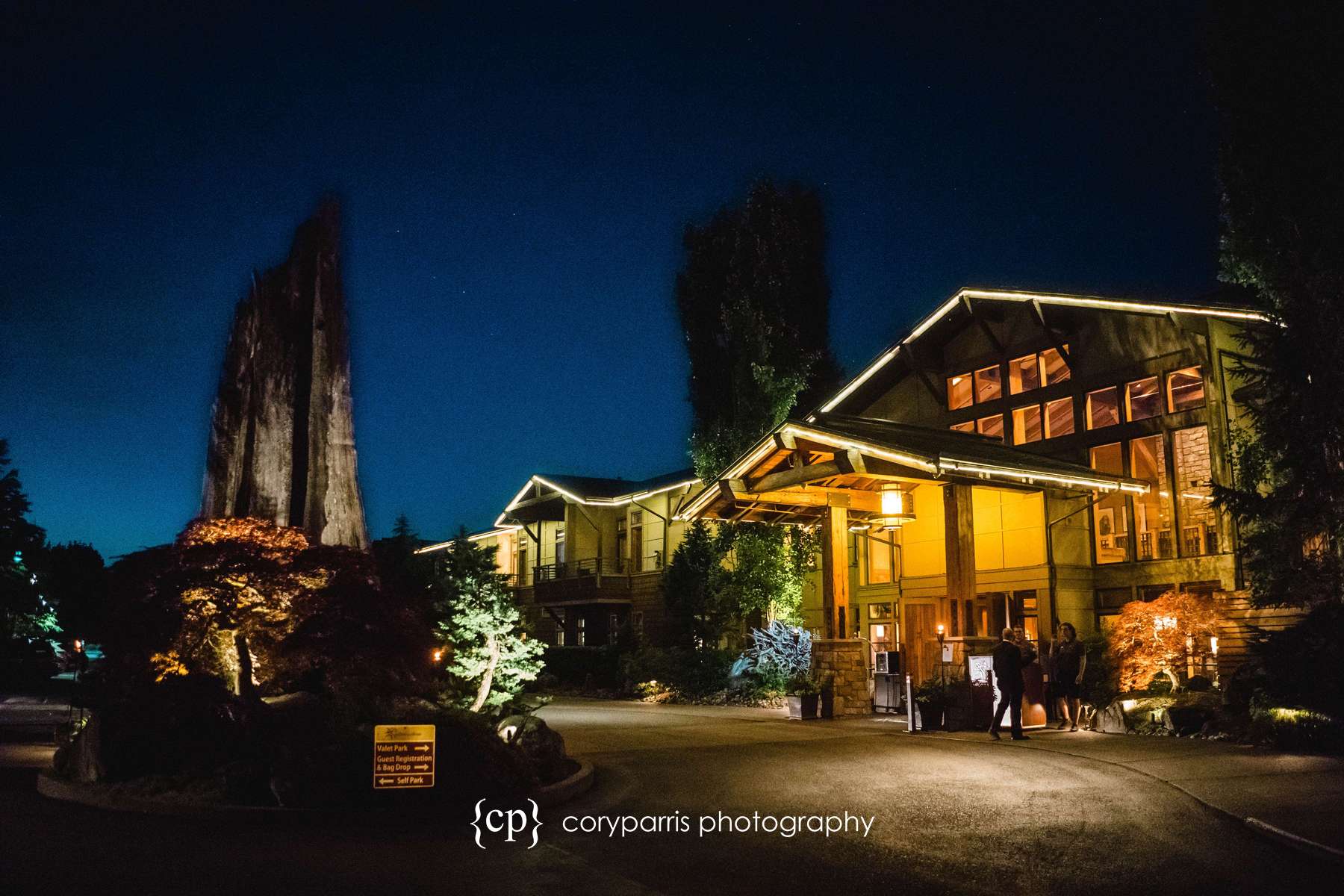 Willows Lodge at night.