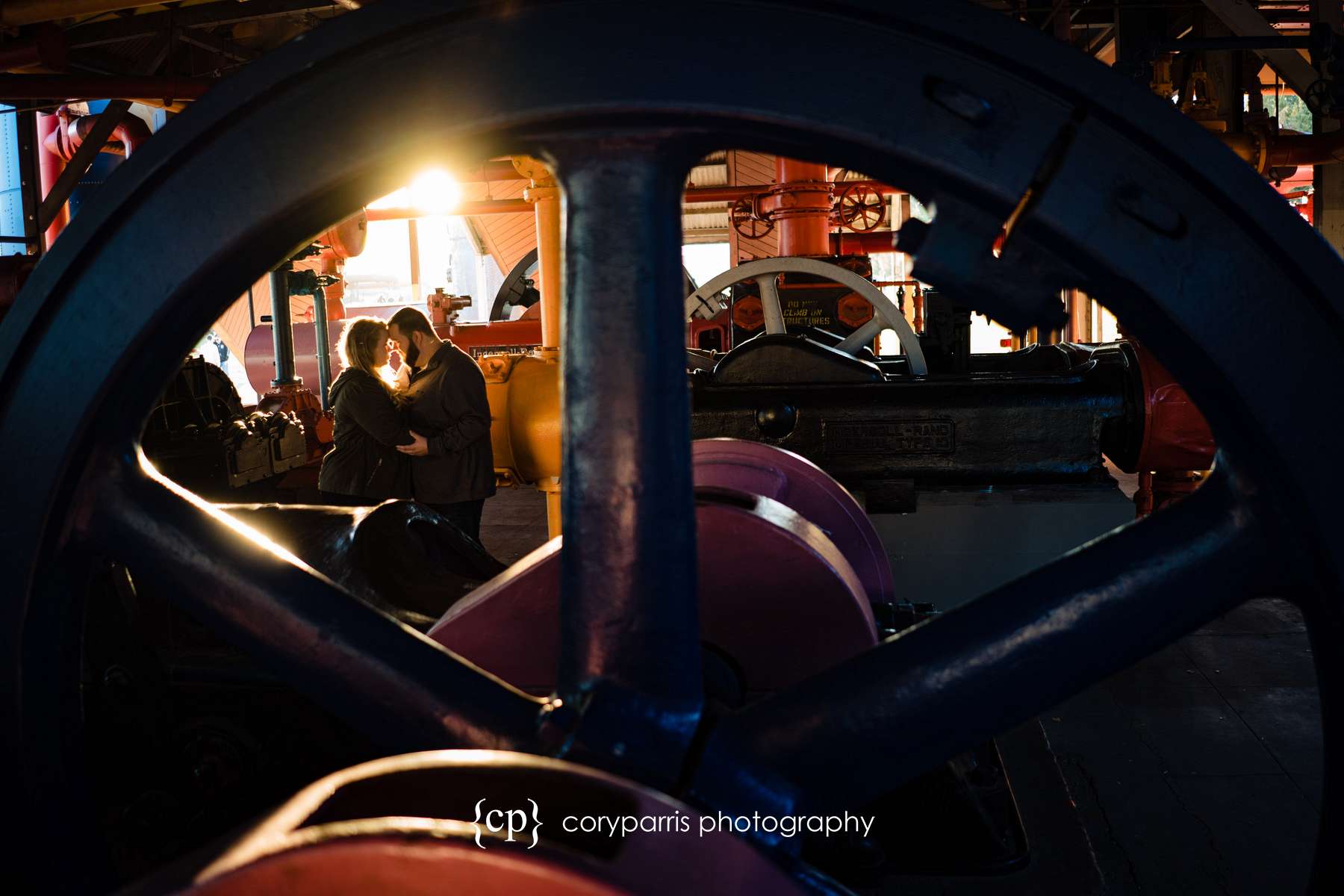 024-Gas-Works-Park-Engagement-Portraits-Seattle.jpg