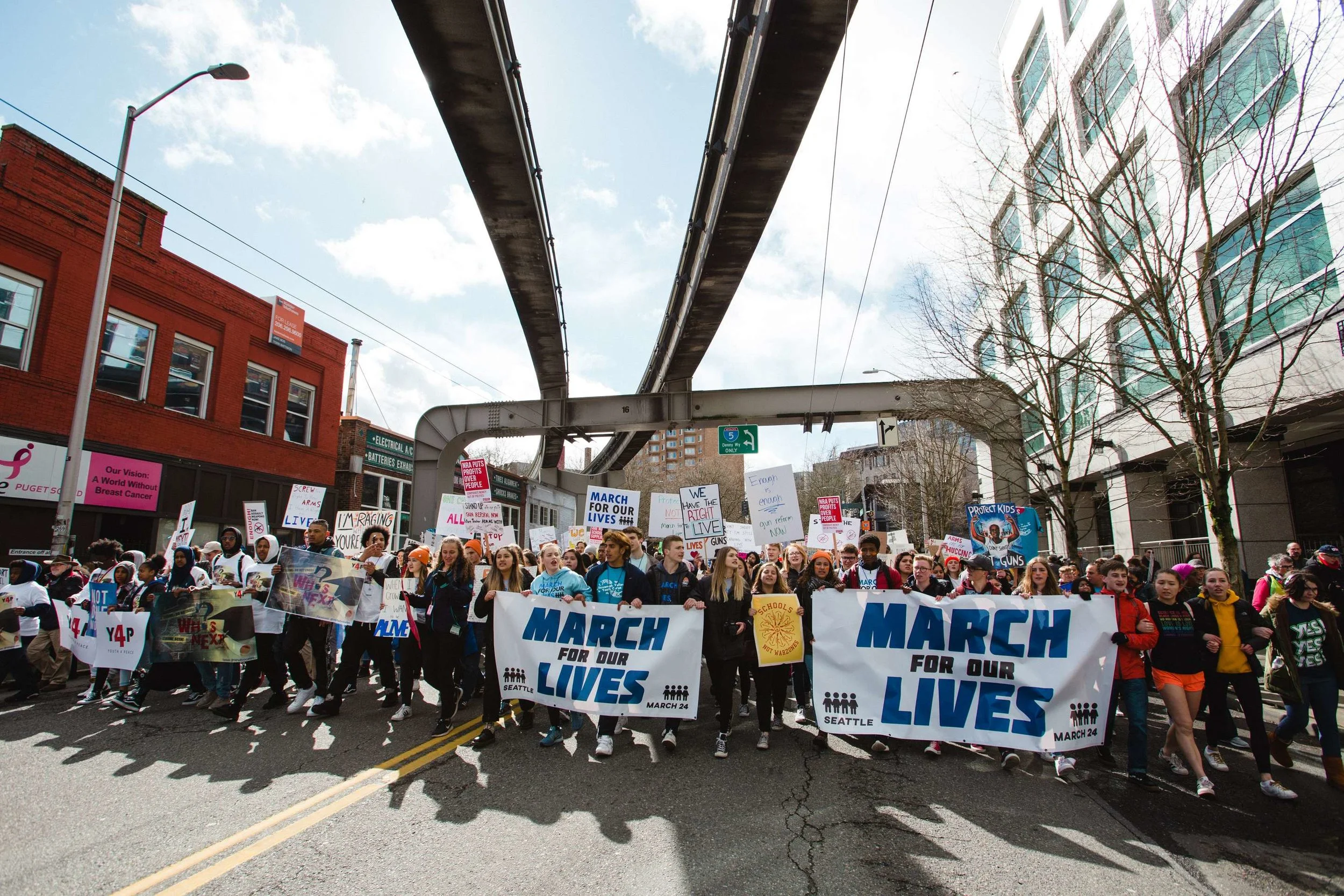 482-Editorial-Photography-March-For-Our-Lives-Seattle.jpg