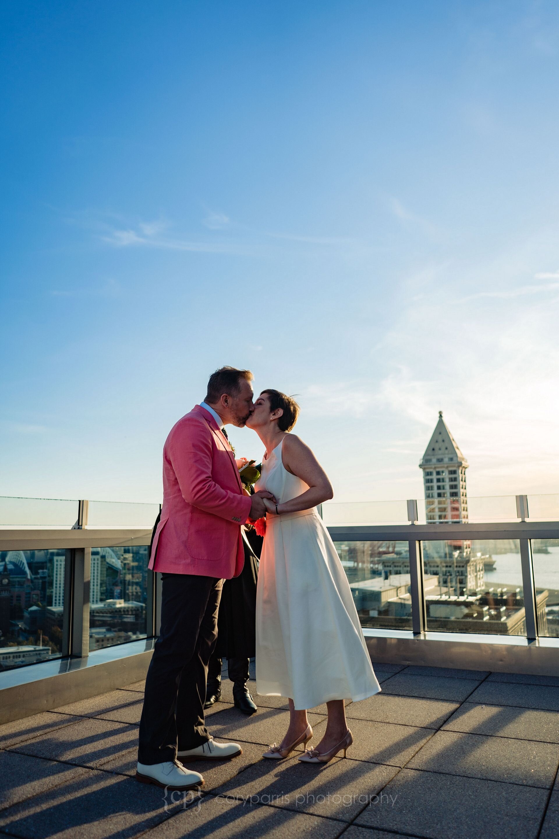 171-seattle-elopement-courthouse.jpg