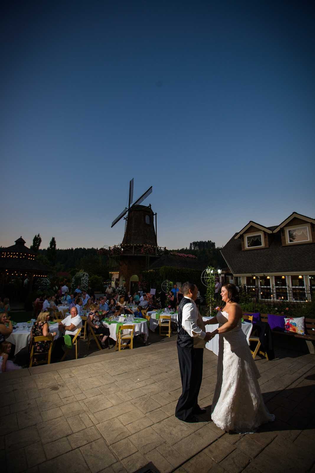 1514-windmill-gardens-renton-wedding-photgraphers.jpg