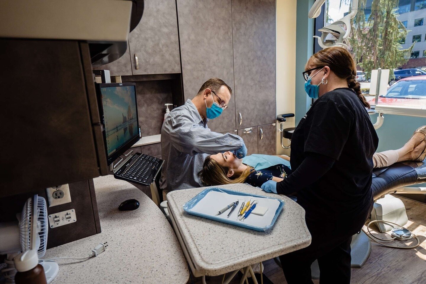 Dentist at work in Kirkland.⁠
⁠
⁠
#Dentist #CorporatePhotography #Working #CommercialPhotography #SeattlePhotographer