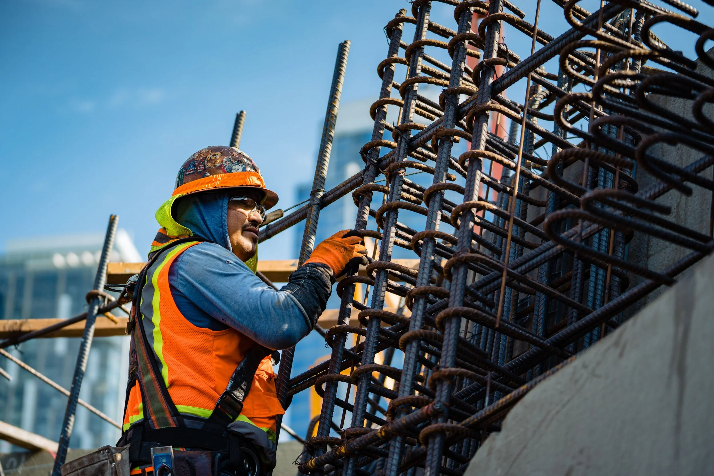 Seattle Ironworker wiring in dense rebar