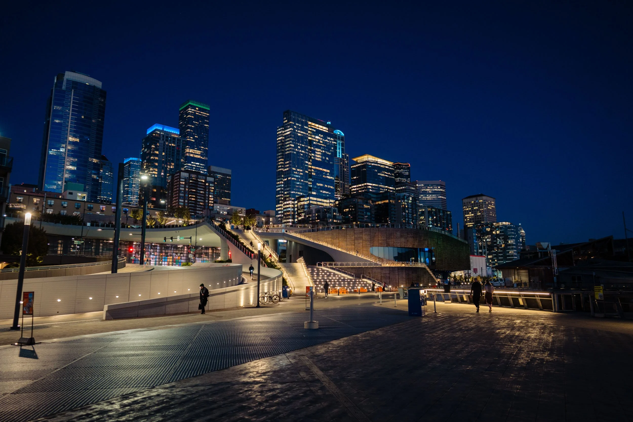 Seattle-Waterfront-at-night.jpeg