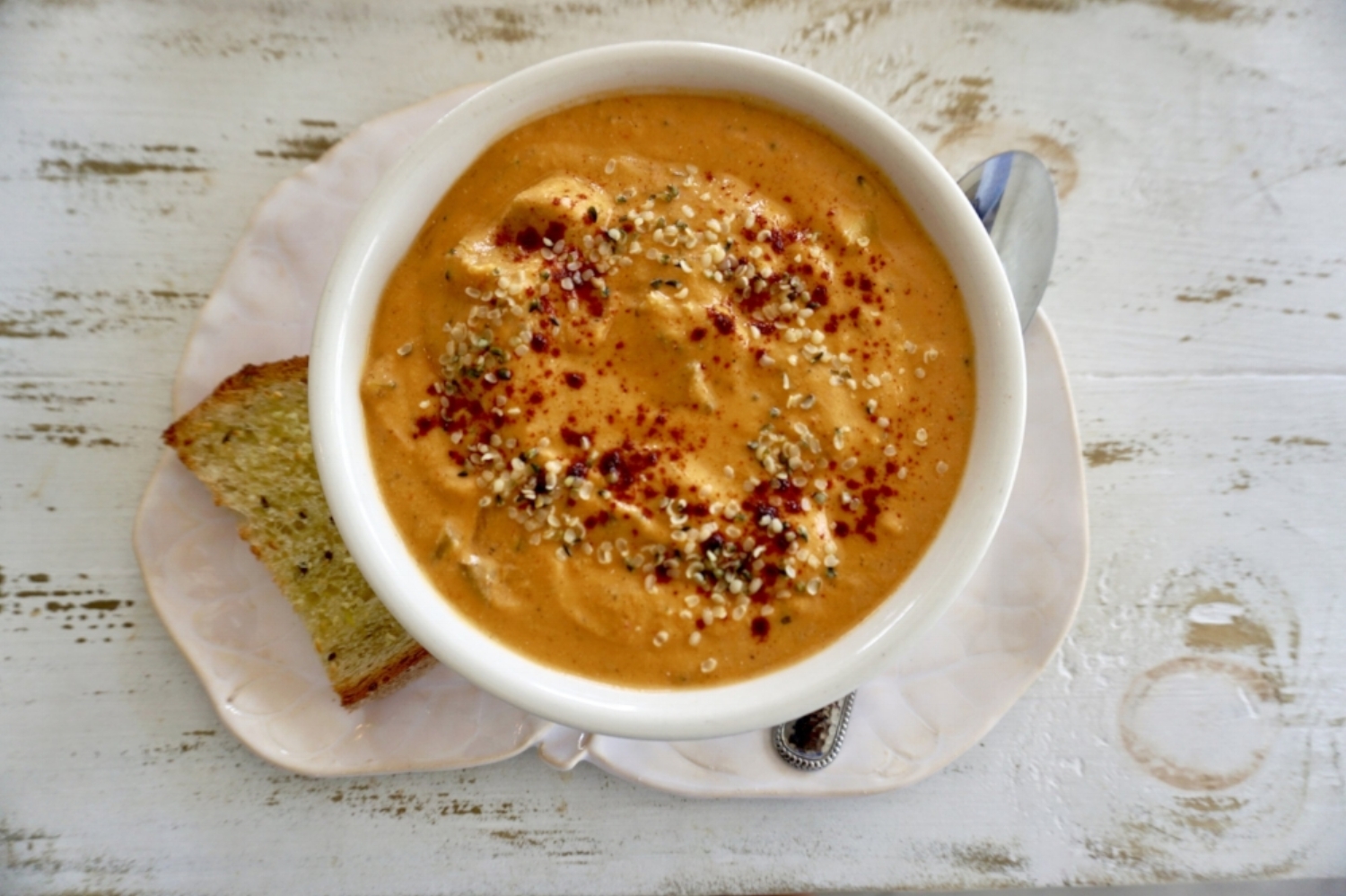 Creamy Broccoli Soup with roasted red pepper