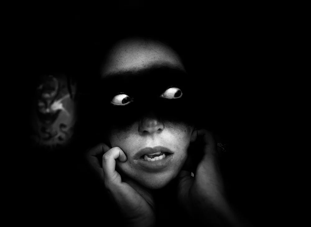 UNHINGED/// Sometimes one reaches a breaking point in life where all you can consider is..."Welp. I have finally done it. I have officially lost my marbles." And like all ilnesses, those of the mental variety, though unfairly stigmatized, hold within them deep truths and and simple, sweet lessons if we are brave enough to refuse the dark illusion that suffering in silence somehow makes us "better". Choose instead to reach out to those around you -- be they human, plant, animal or tree. Humans were never destined for solitude or separation. Rather, our birthright is love, connection, and co-creation from a posture of gratitude. 