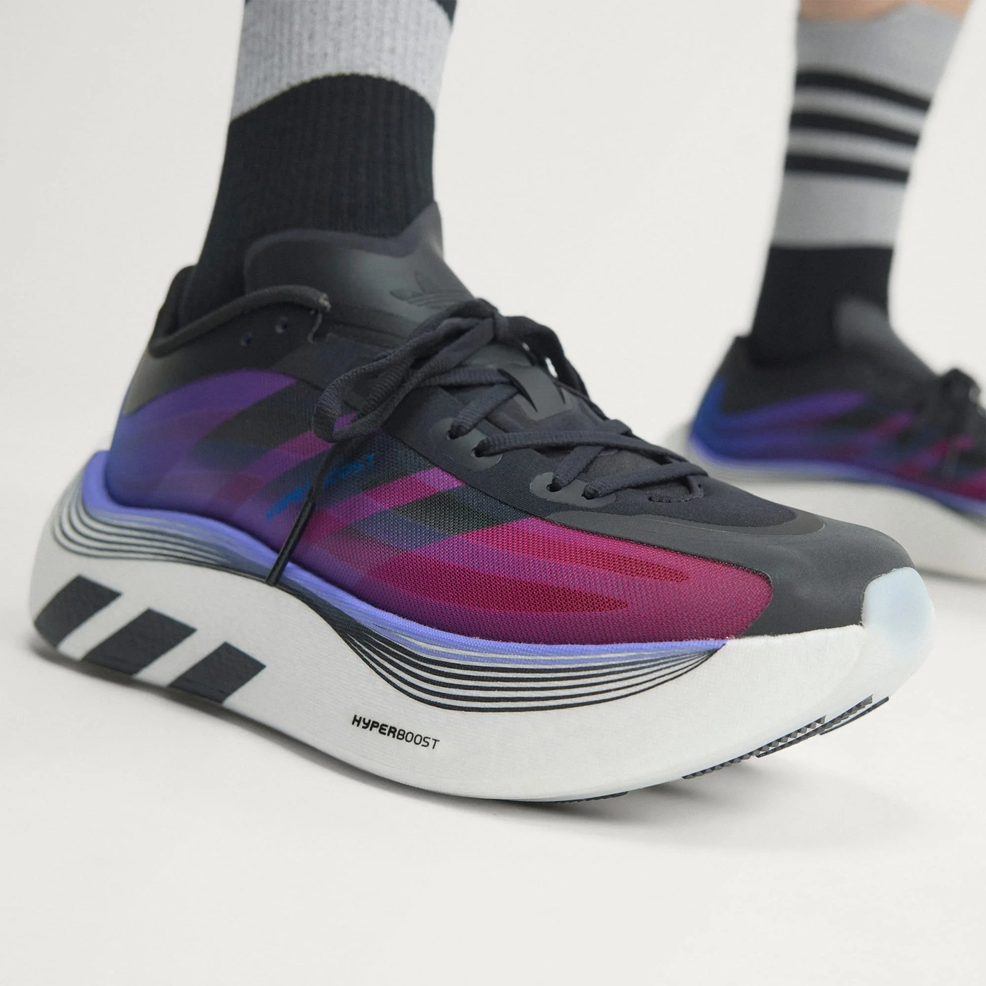 HYPERBOOST_EPHR_LT_SHOES_Black_KZ8511_HM6.jpg