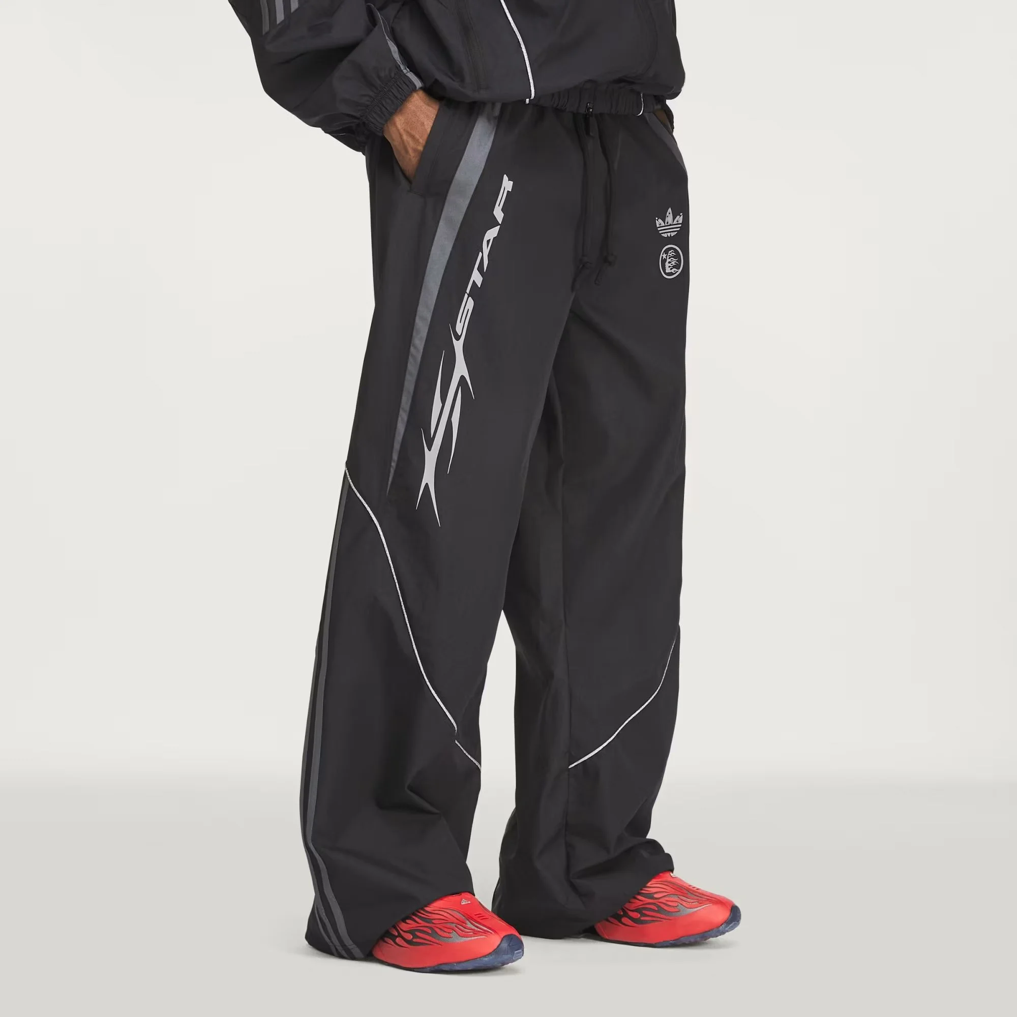 HELLSTAR_TRACKSUIT_PANTS_Black_KY7307_25_model.jpeg