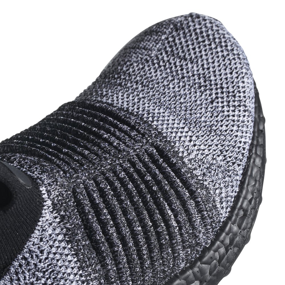 Adidas UltraBoost Laceless 