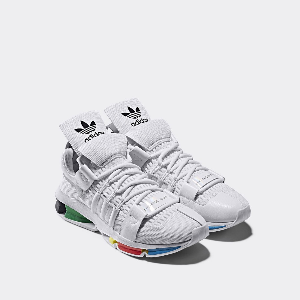 Adidas Oyster Holdings Twinstrike ADV in White/Multi — MAJOR