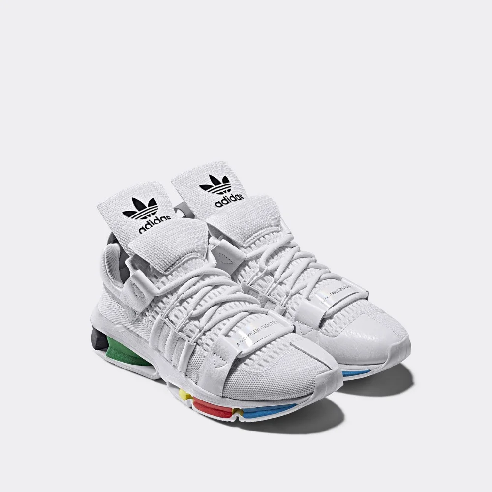 adidas Oyster Holdings Twinstrike ADV in White/Multi  Major