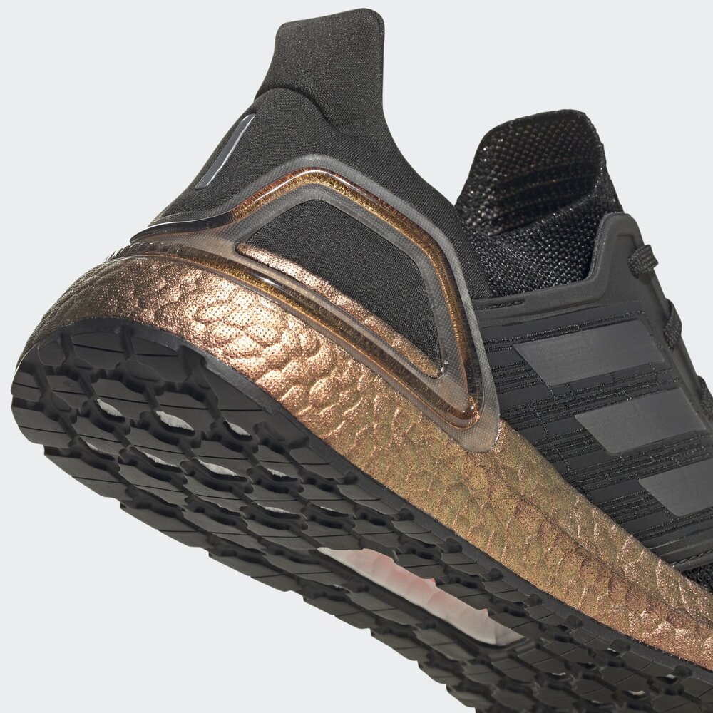 Acera cuidadosamente años Adidas UltraBoost 20 in Core Black / Grey Five / Signal Pink — MAJOR