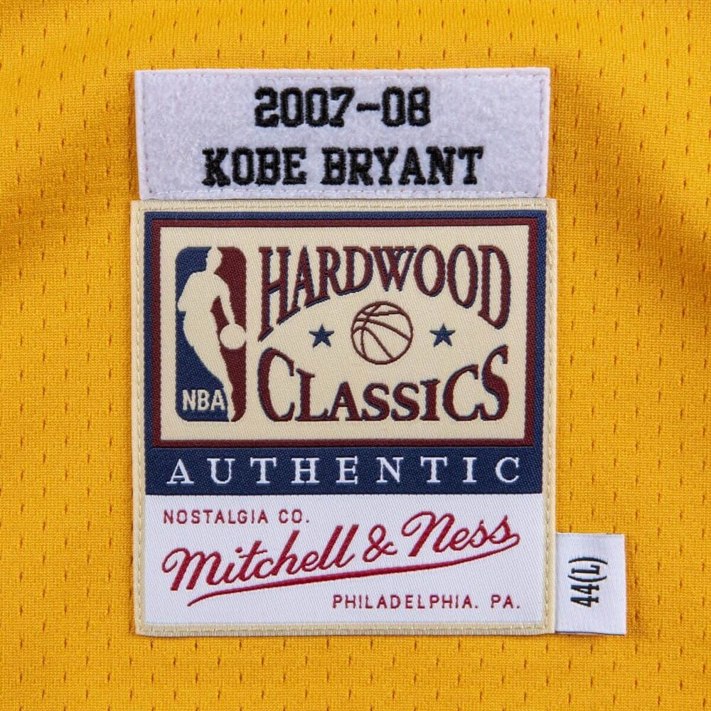 Lids Kobe Bryant Los Angeles Lakers Mitchell Ness 2007-08 Hardwood Classics  60th Season Authentic Jersey Purple Brazos Mall