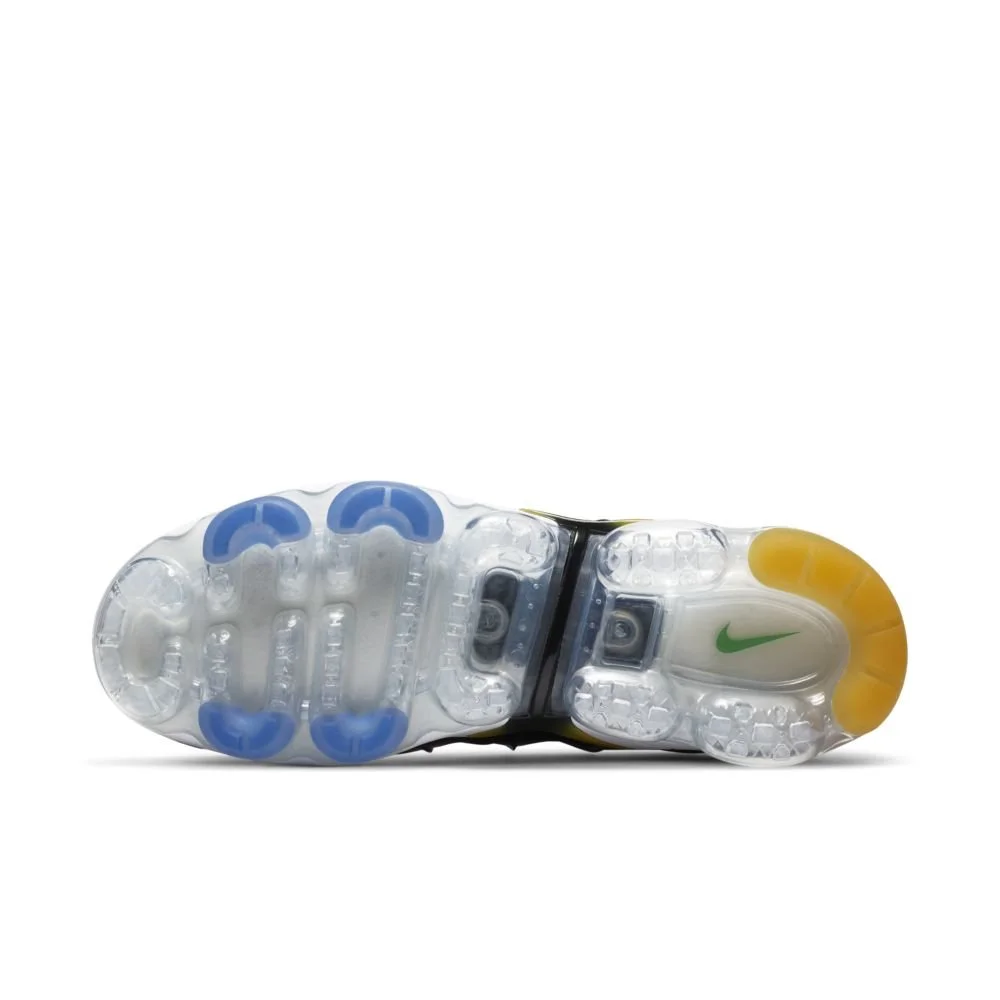 light grey vapormax plus