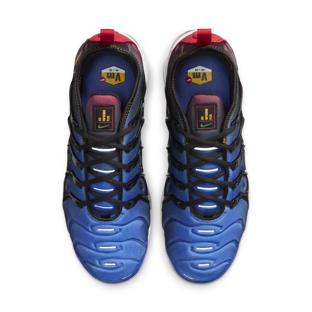 vapormax plus university gold