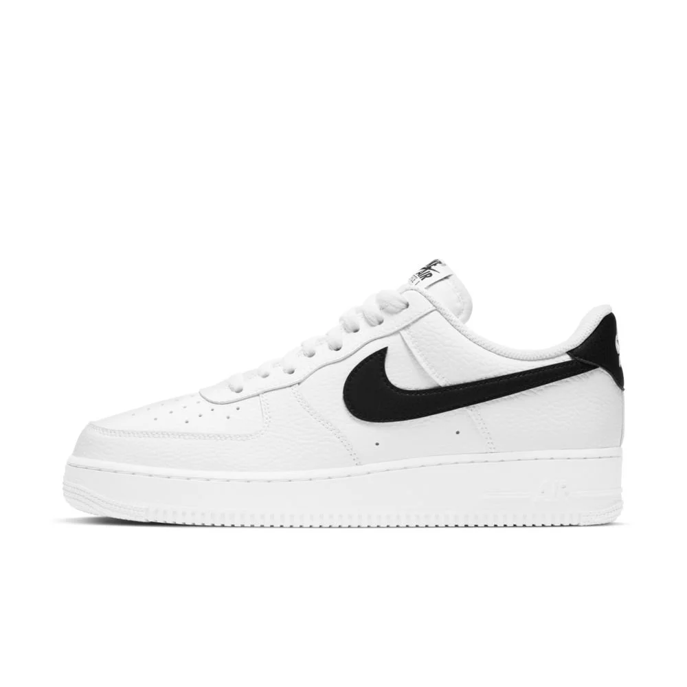 Nike Air Force 1 '07 in White/Black