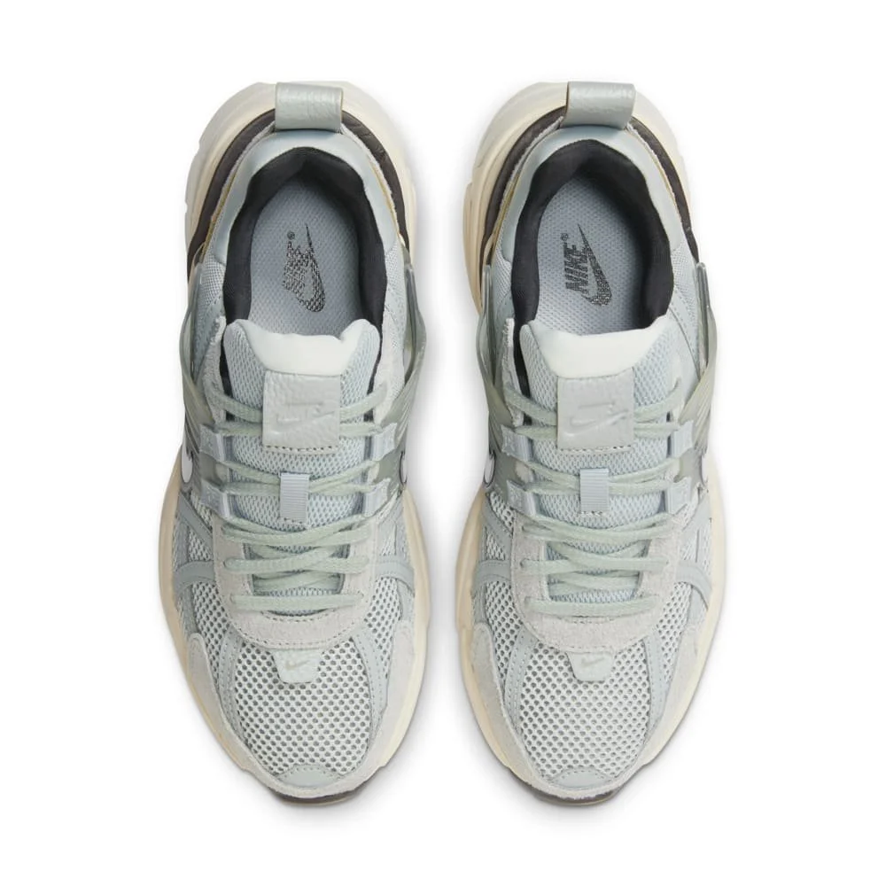 ★【Nike】 V2K Run Light Pumice Photon Dust★ Nike WMNS V2K Run - Light Pumice / Pink Foam / Photon Dust