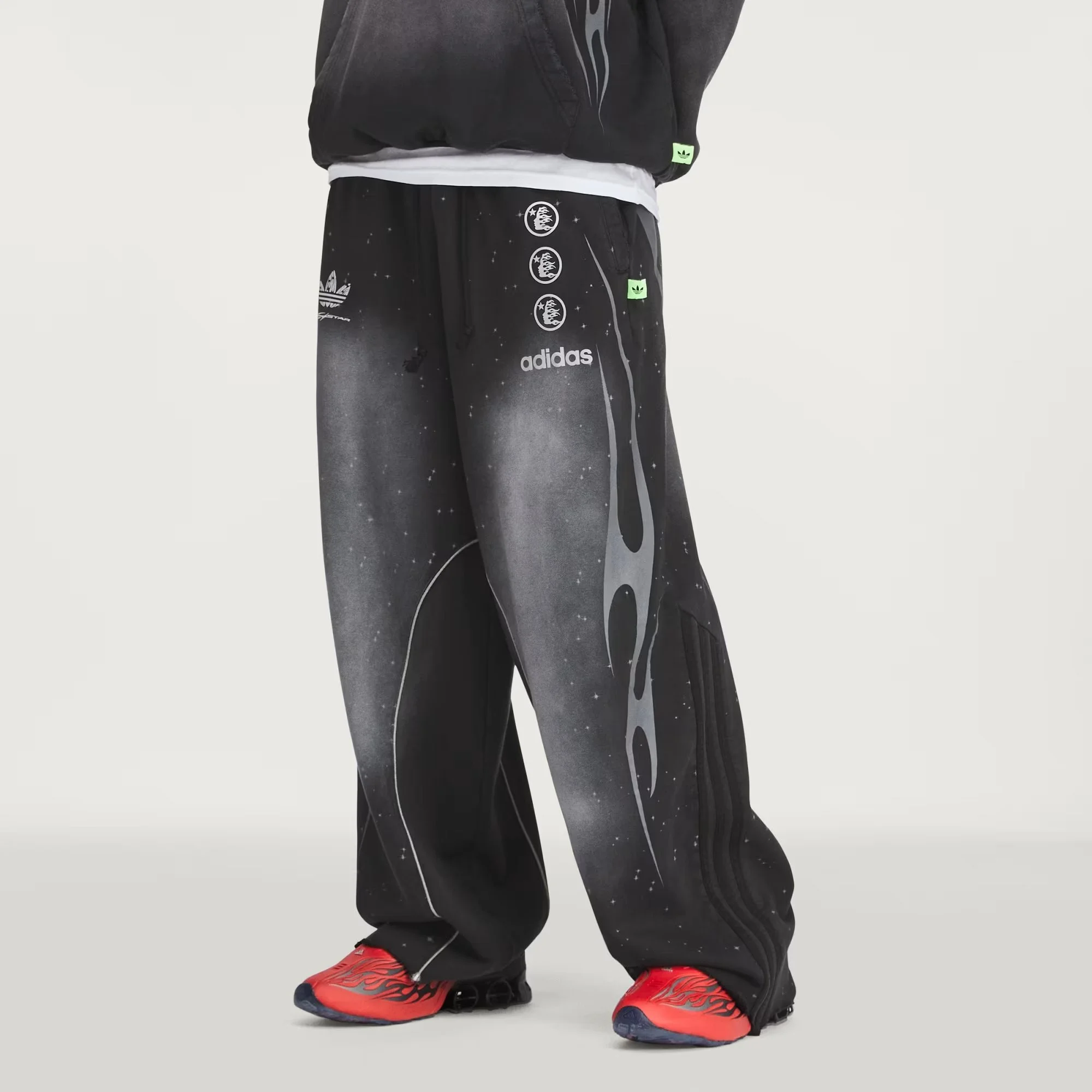 HELLSTAR_SWEATPANT_Black_KY7302_25_model.jpeg