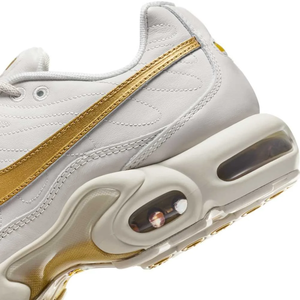 Nike Air Max Plus TNPO in Phantim/Metallic Gold — MAJOR