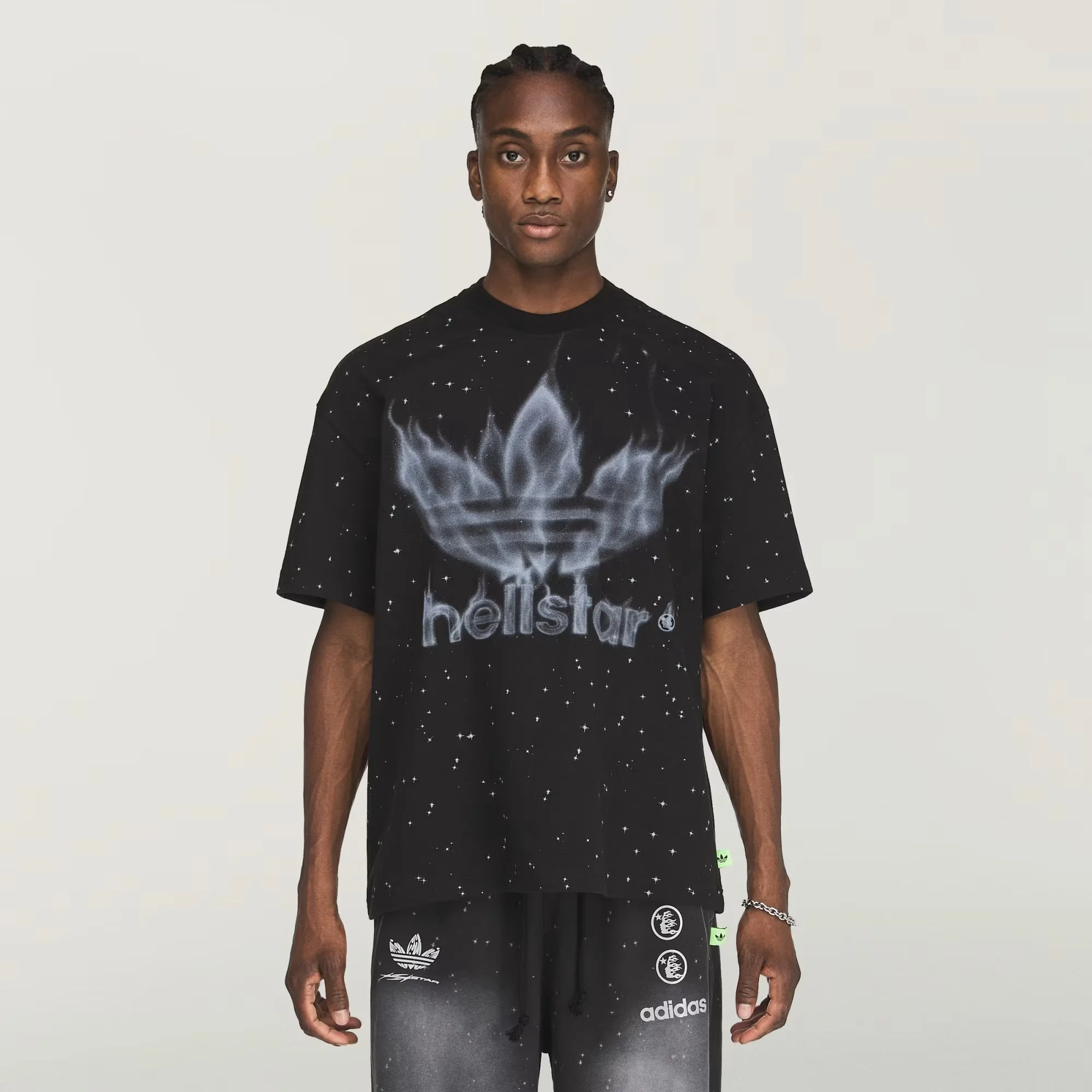 HELLSTAR_GRAPHIC_TEE_Black_KY7305_21_model.jpeg