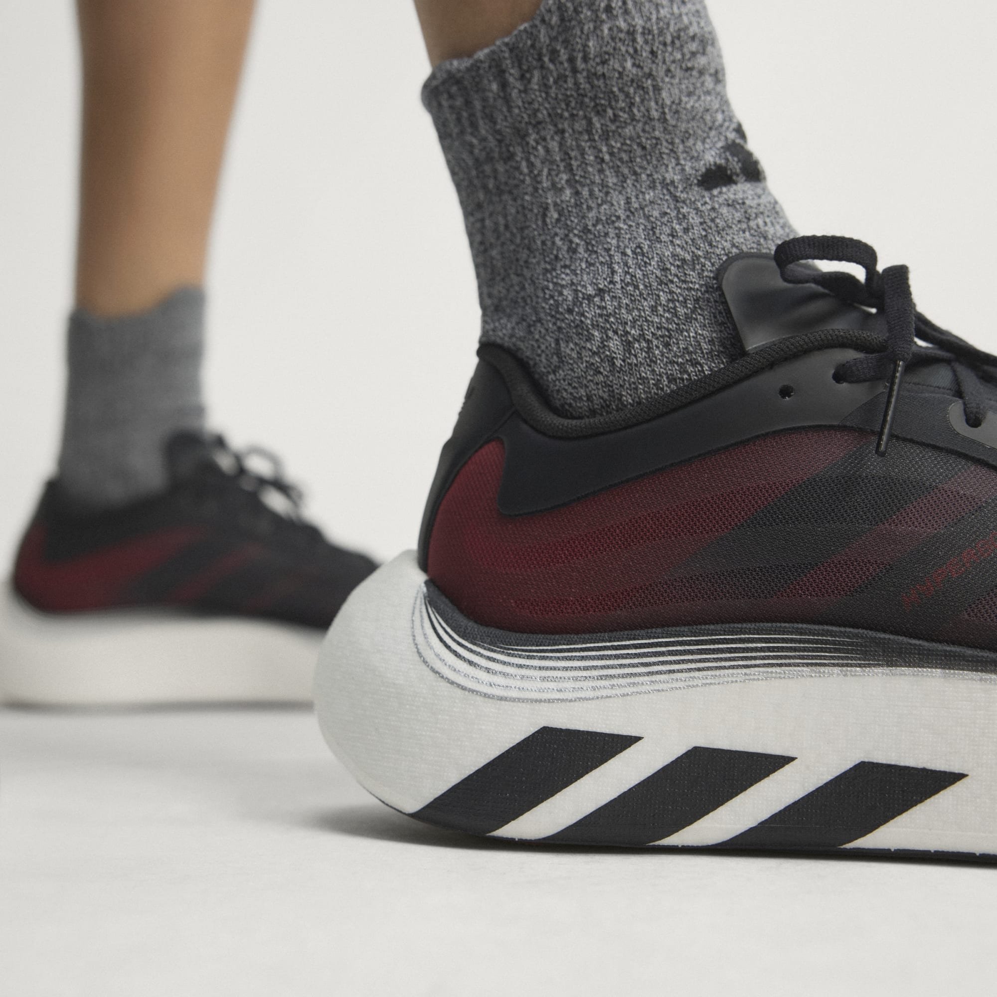 HYPERBOOST_EPHR_LT_SHOES_Black_KZ8509_HM6.jpg