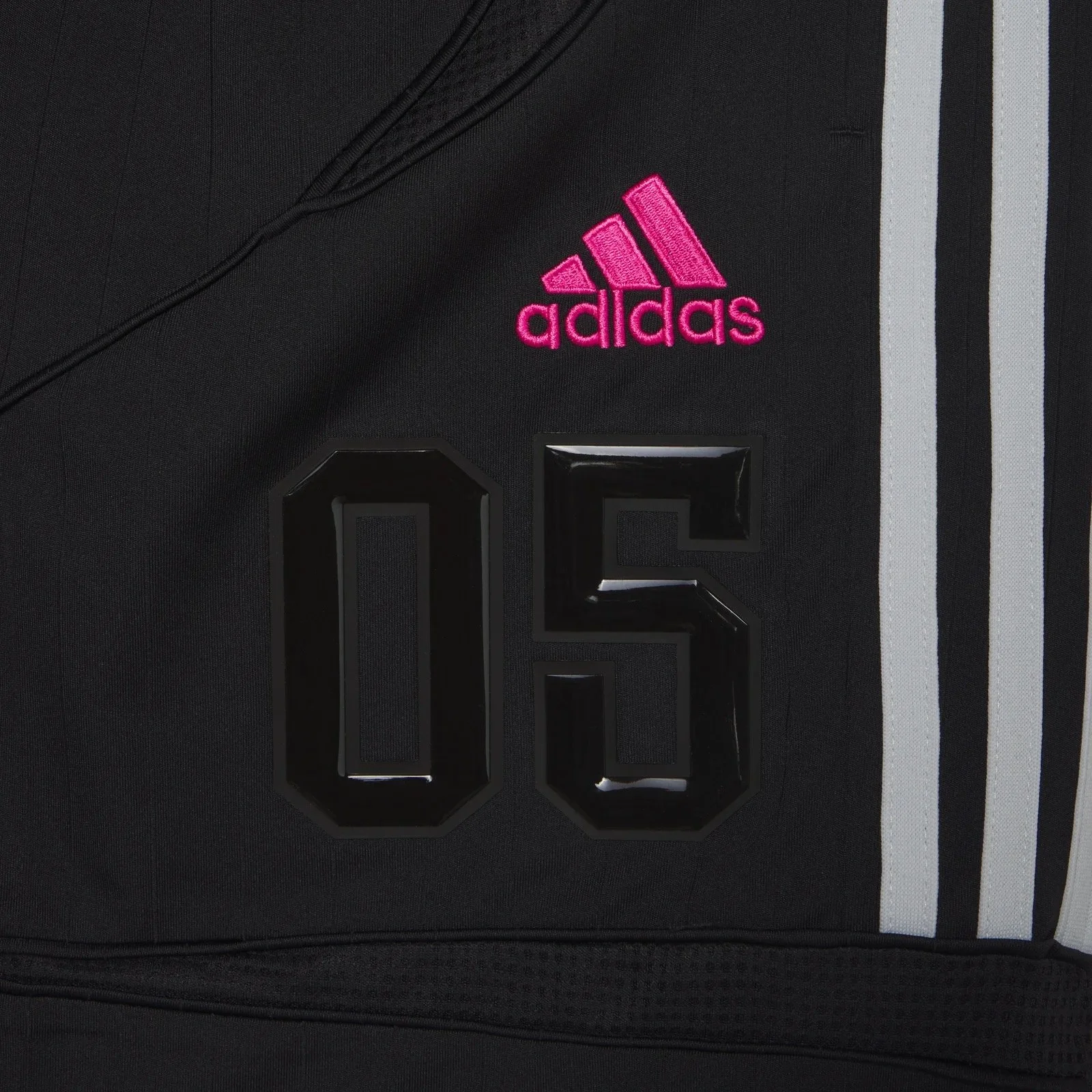 KQ5859-ADIDAS-SHORTS-BLACK-3.jpg