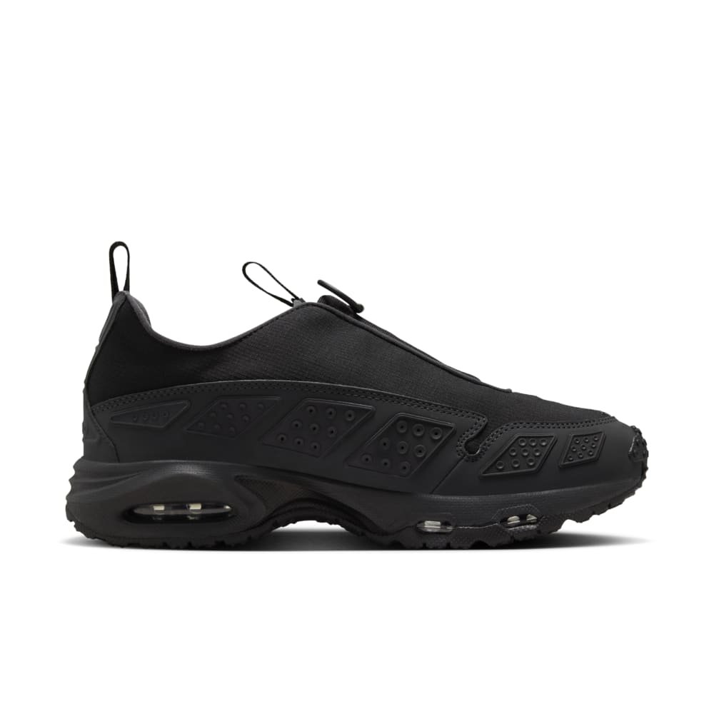 Women's Nike Air Max SNDR GORE-TEX in Black/Dark Smoke Grey — MAJOR