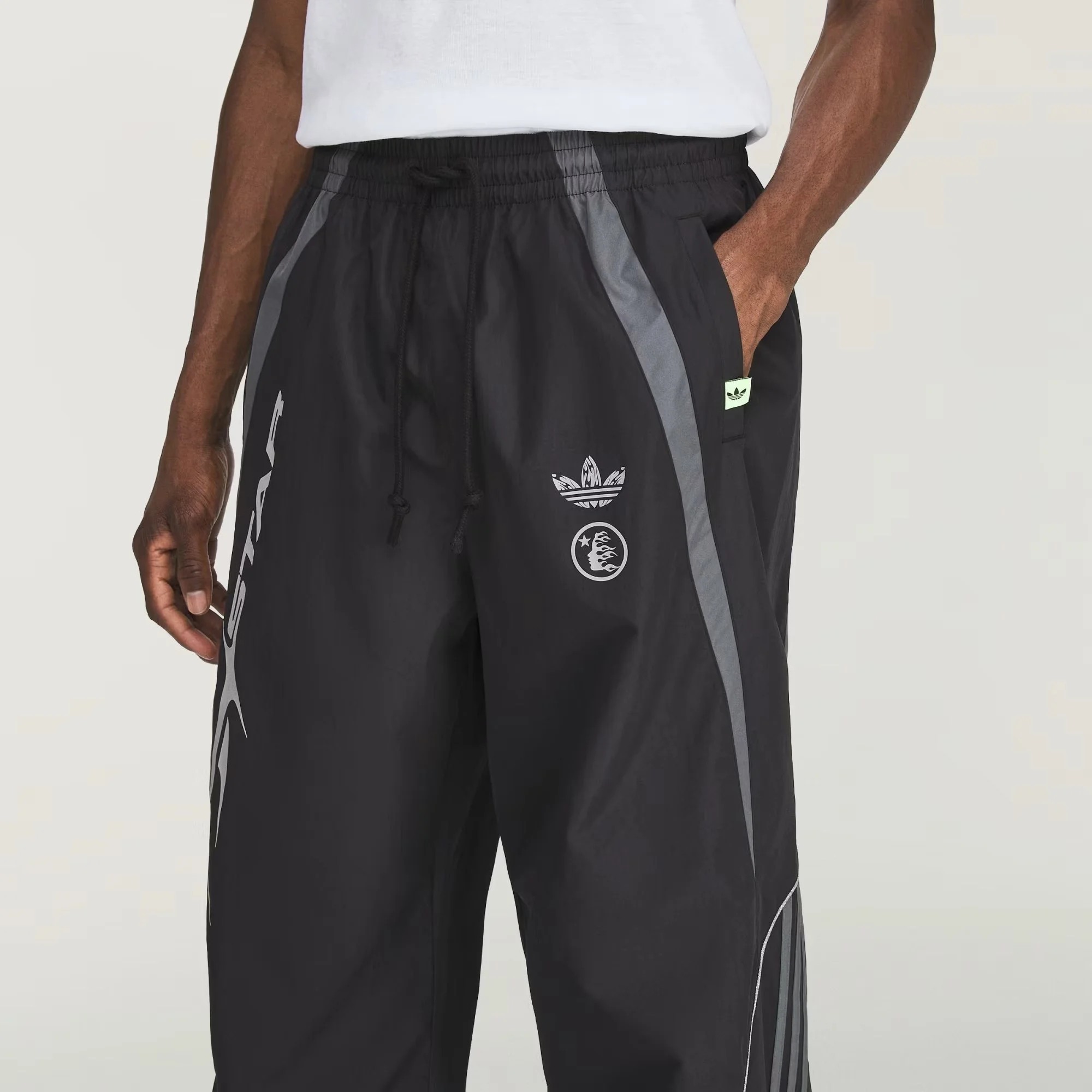 HELLSTAR_TRACKSUIT_PANTS_Black_KY7307_41_detail.jpeg