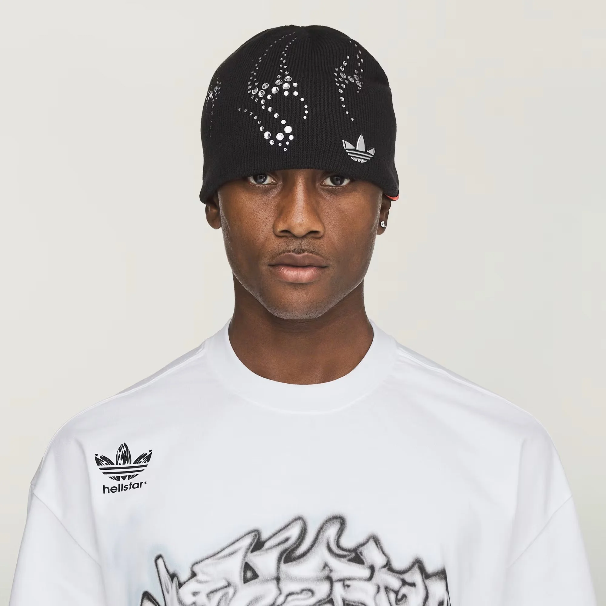 HELLSTAR_BEANIE_Black_KY7336_27_model.jpeg