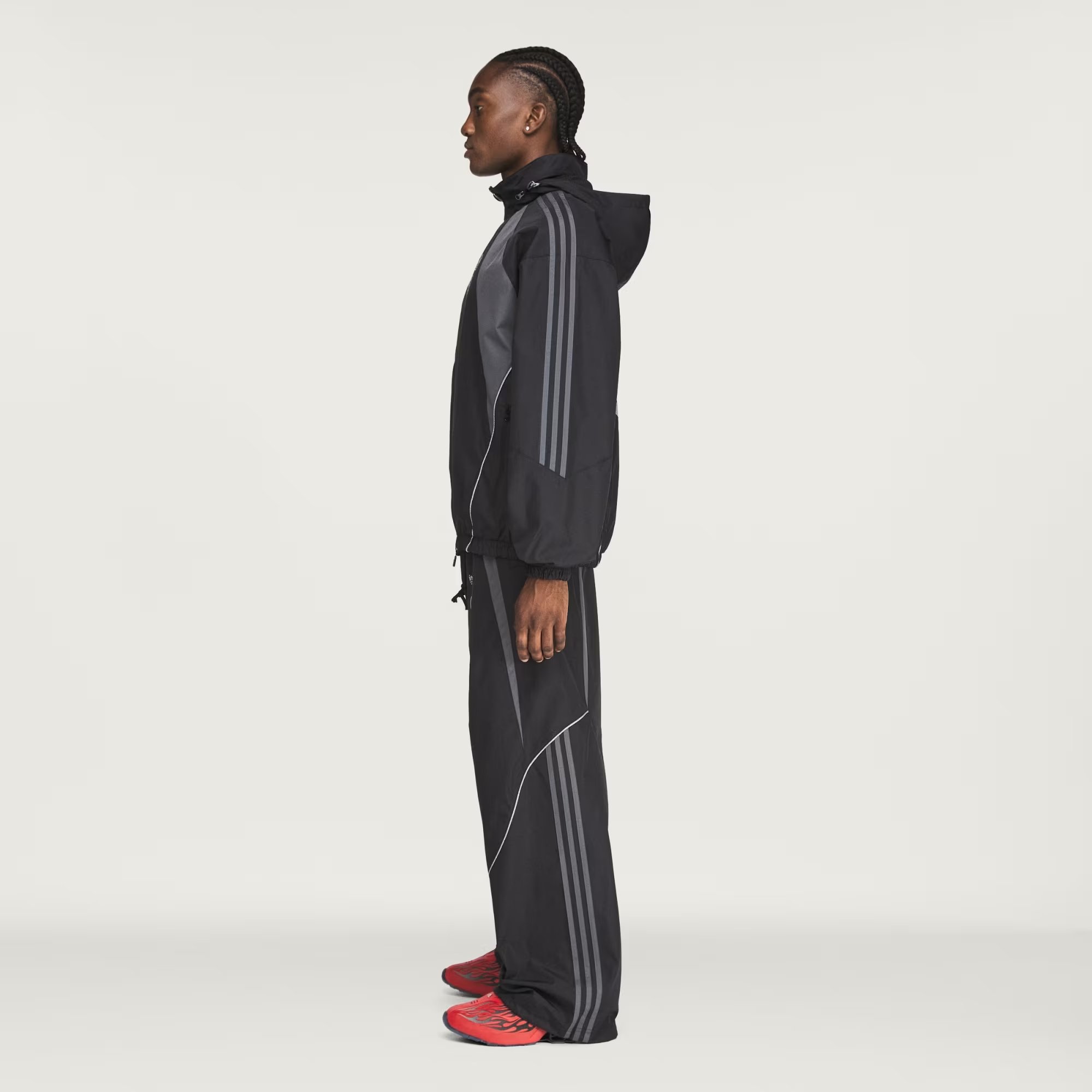 HELLSTAR_TRACKSUIT_PANTS_Black_KY7307_22_model.jpeg