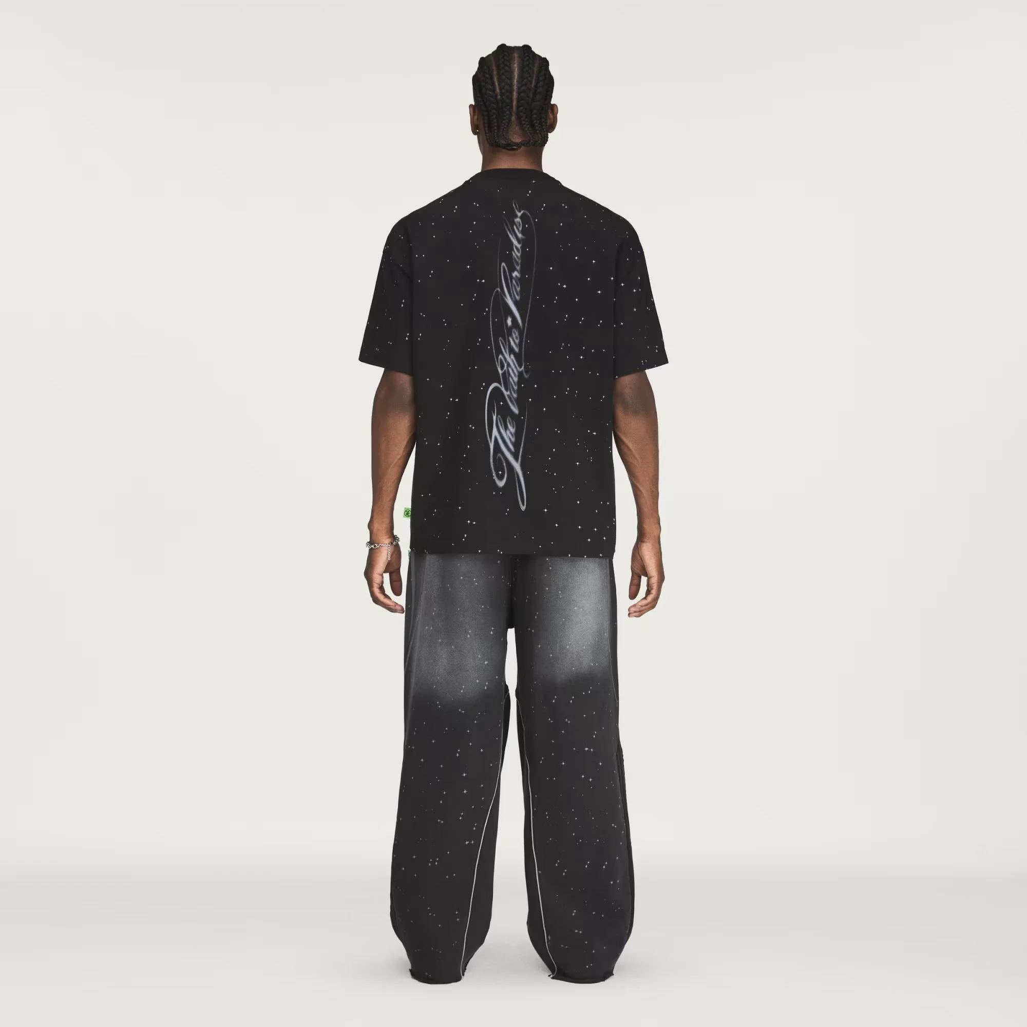 HELLSTAR_GRAPHIC_TEE_Black_KY7305_23_hover_model.jpeg