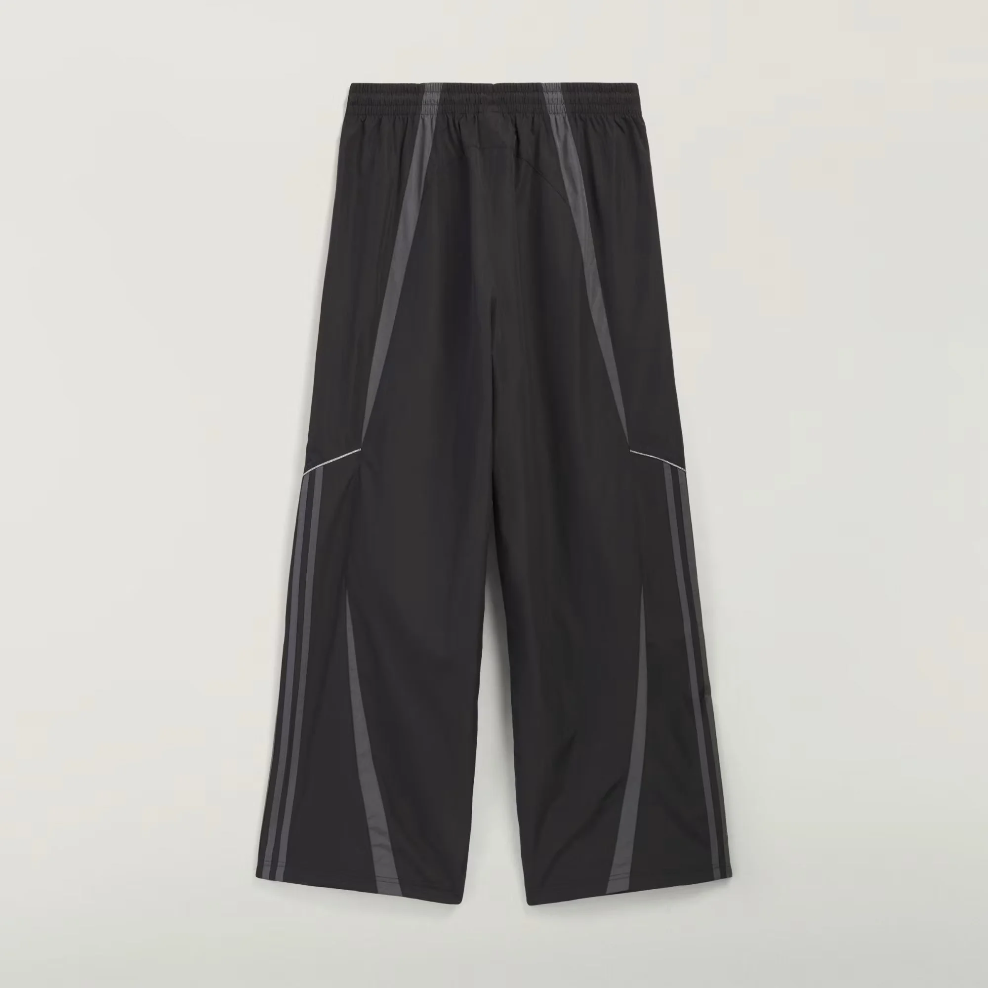 HELLSTAR_TRACKSUIT_PANTS_Black_KY7307_02_laydown_hover.jpeg