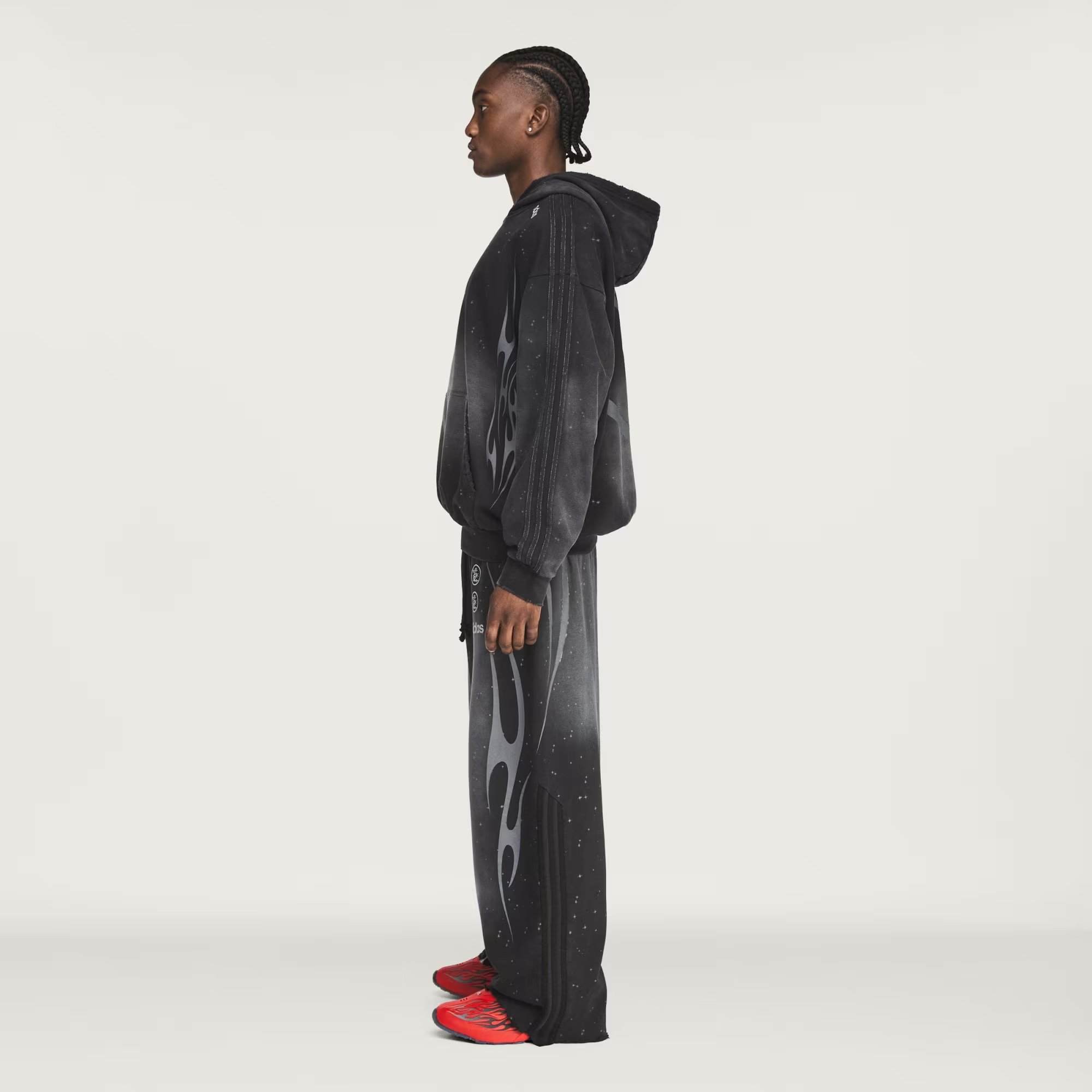 HELLSTAR_SWEATPANT_Black_KY7302_22_model.jpeg