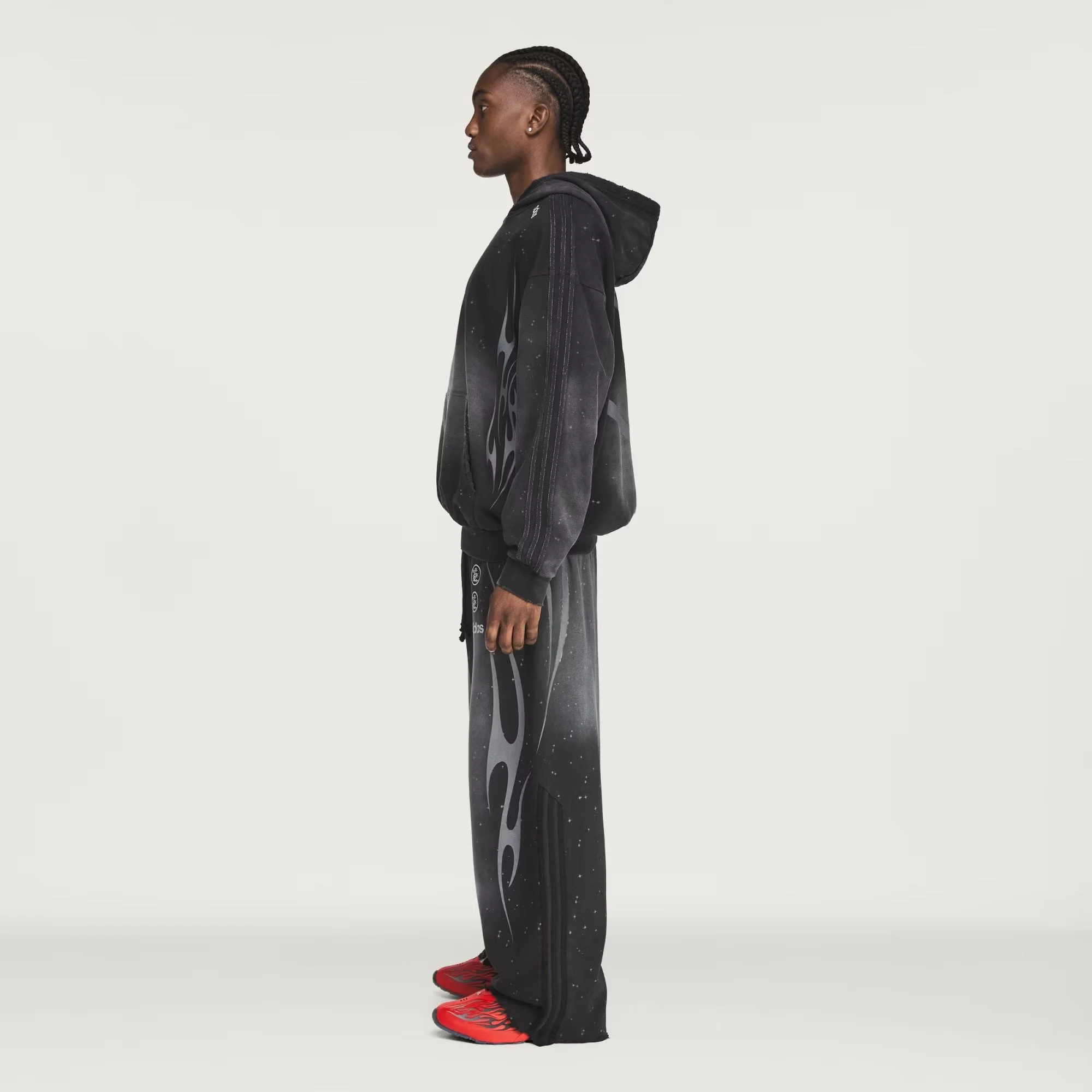 HELLSTAR_HOODIE_Black_KY4882_22_model.jpeg