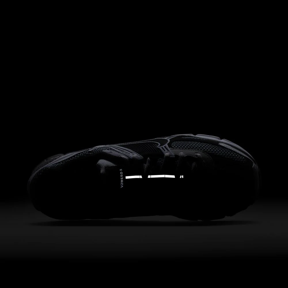 Nike Zoom Vomero 5 SE SP in Black/Metallic Silver — MAJOR